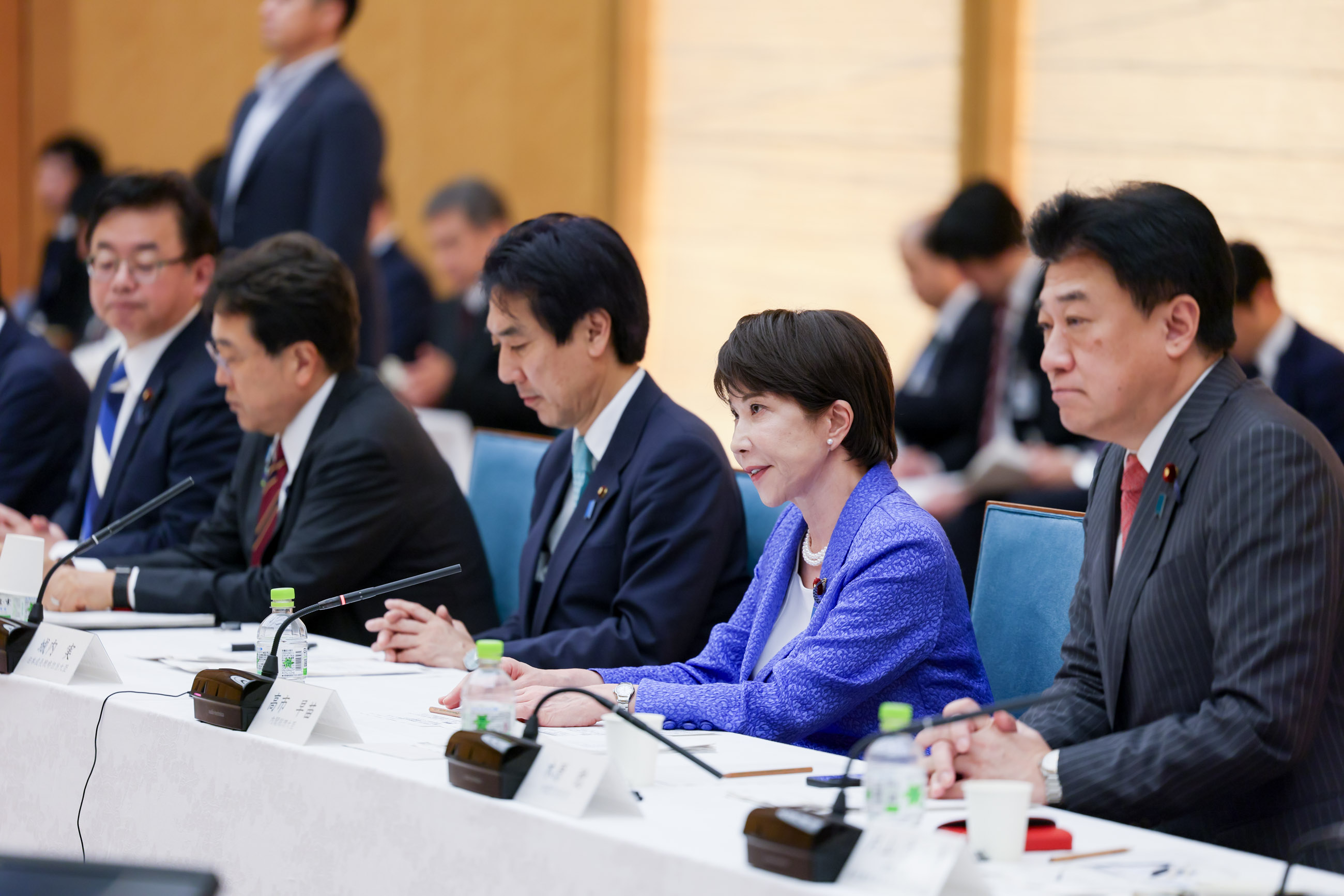 会議のまとめを行う高市総理１