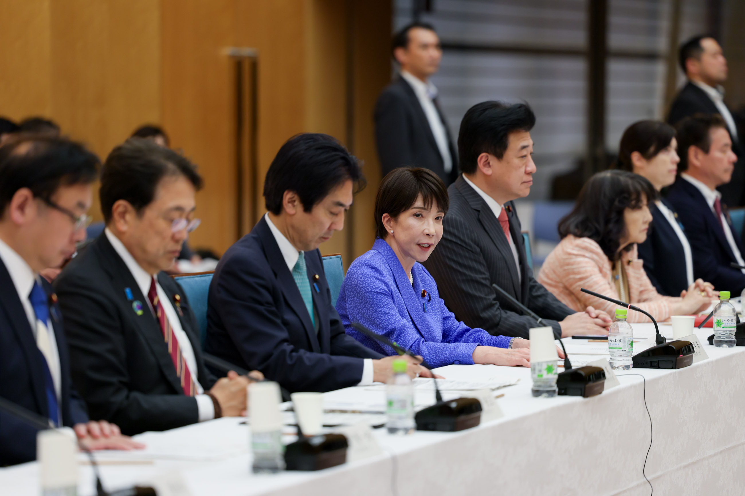 会議のまとめを行う高市総理５