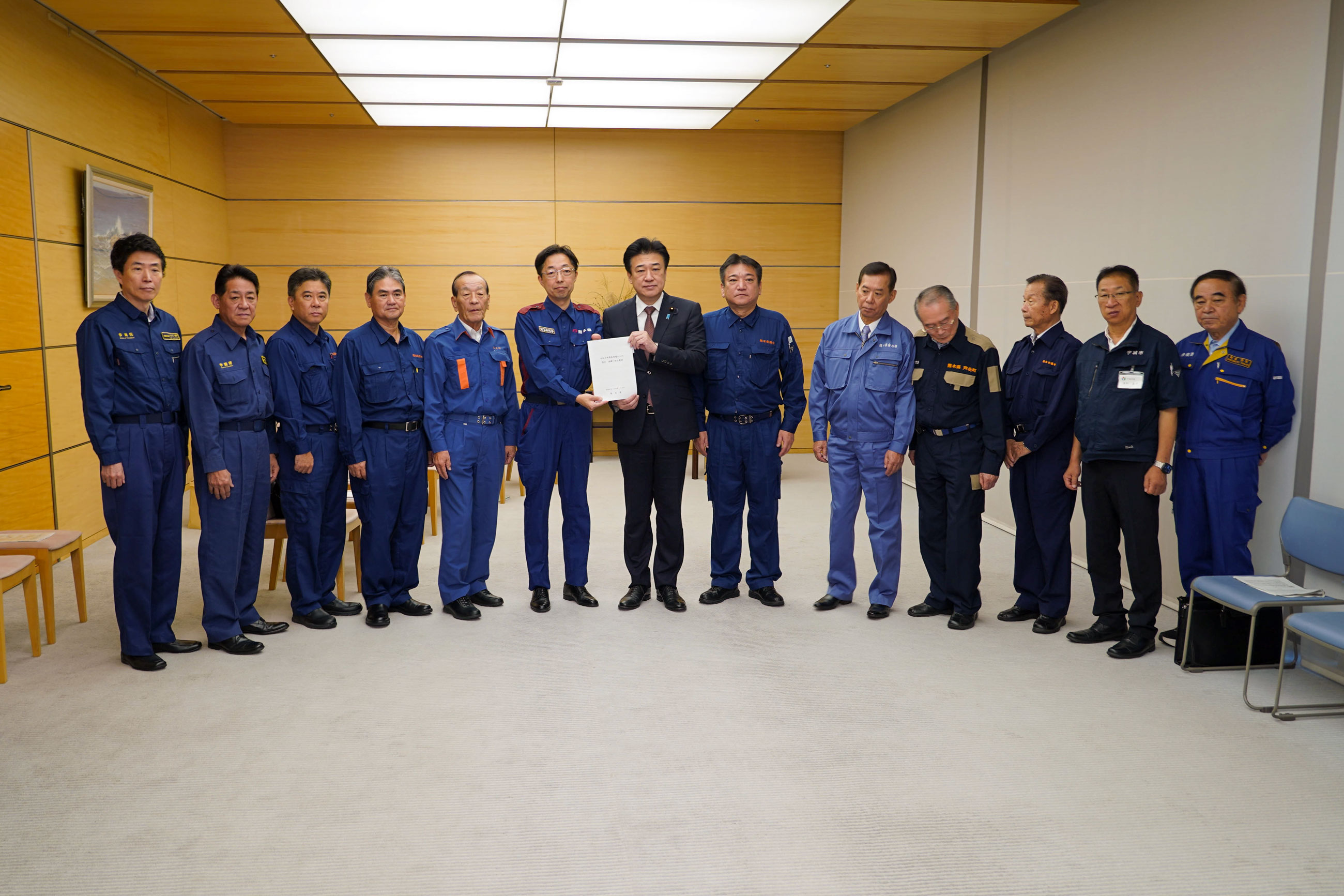 要請を受ける木原官房長官２