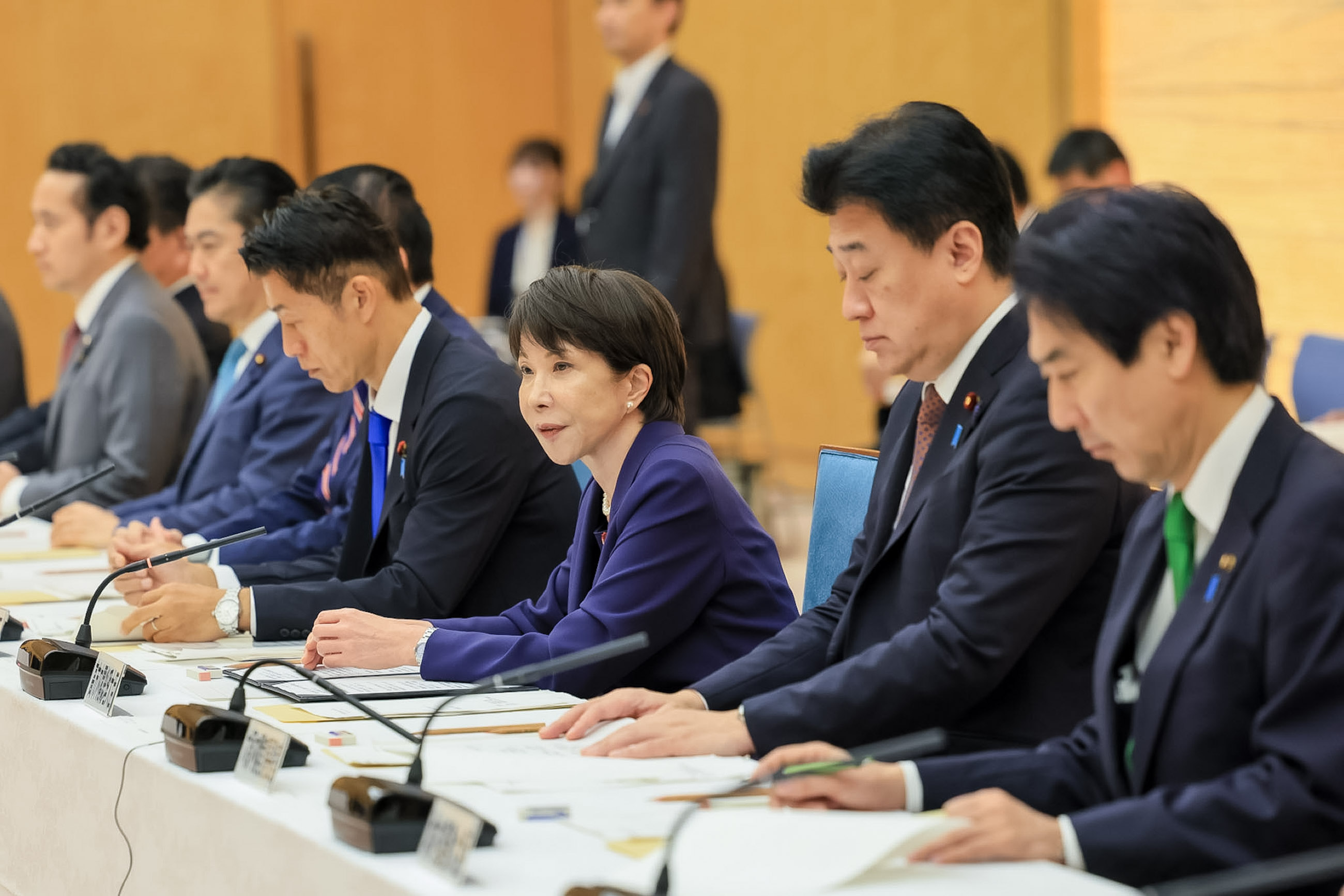 会議のまとめを行う高市総理４