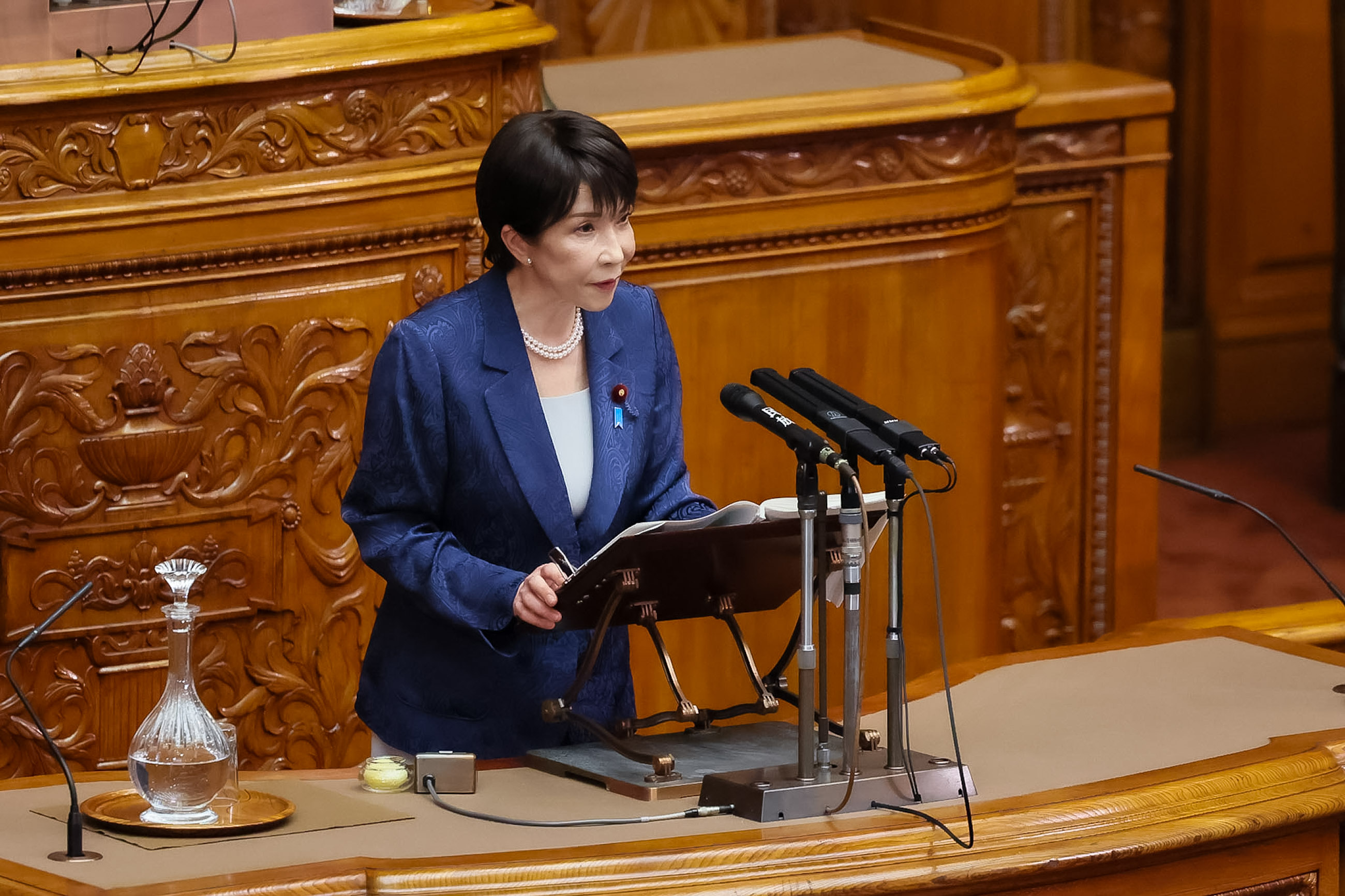 参議院本会議で所信表明演説を行う高市総理６
