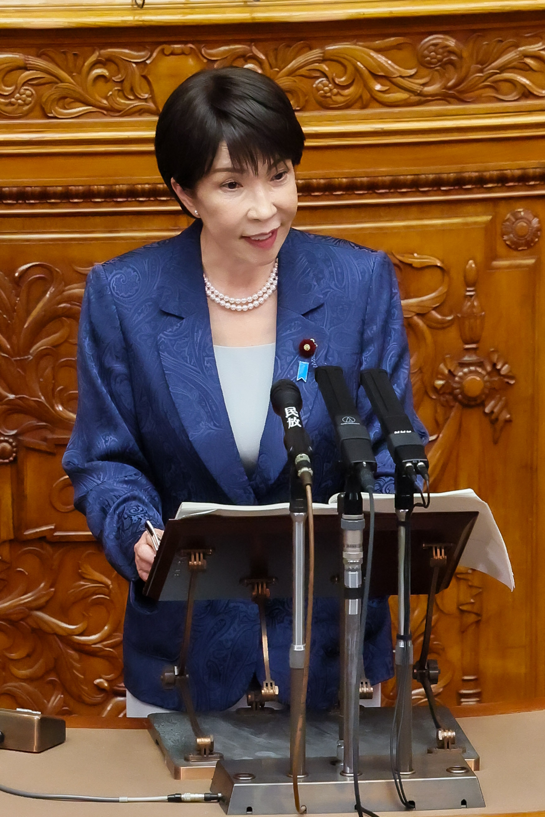 参議院本会議で所信表明演説を行う高市総理３