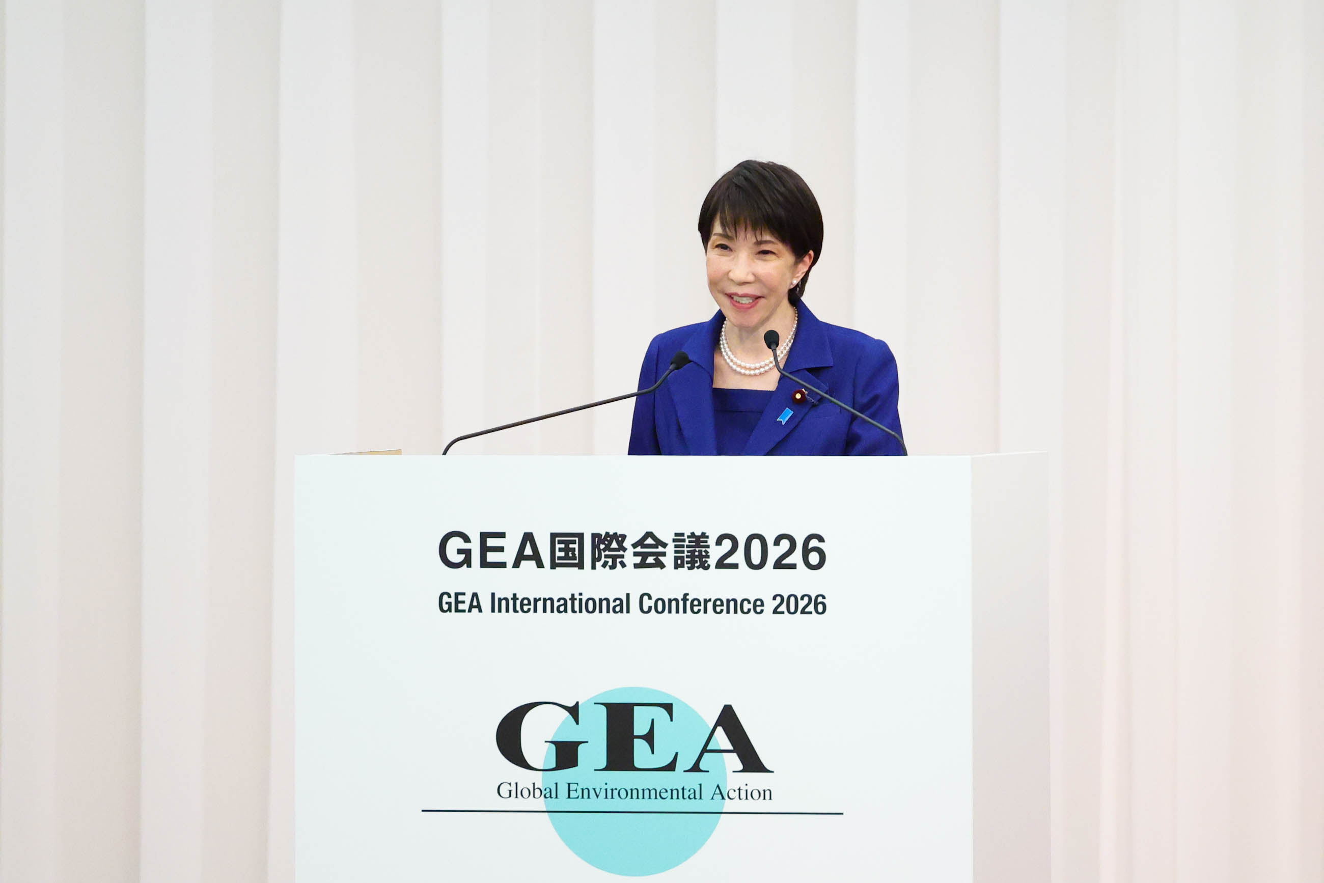 挨拶する高市総理１