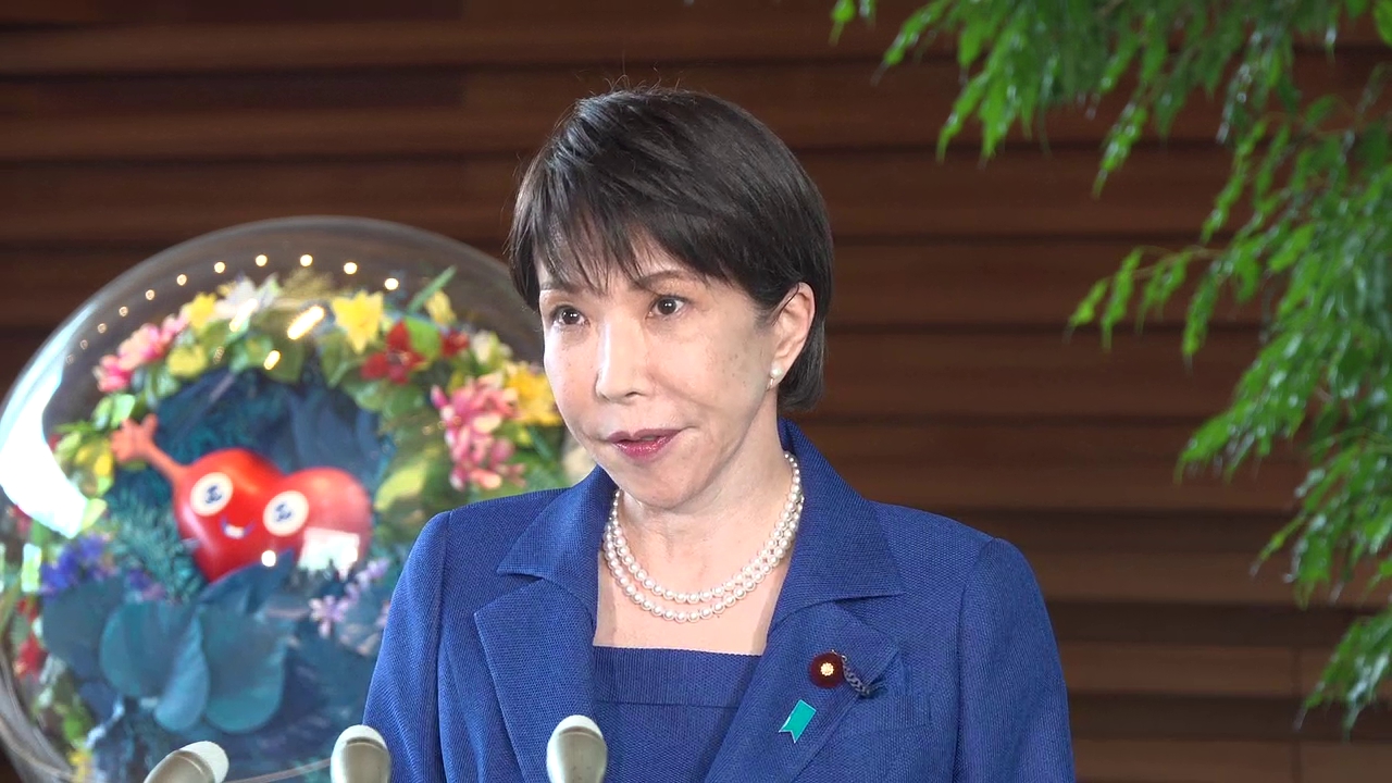 会見する高市総理