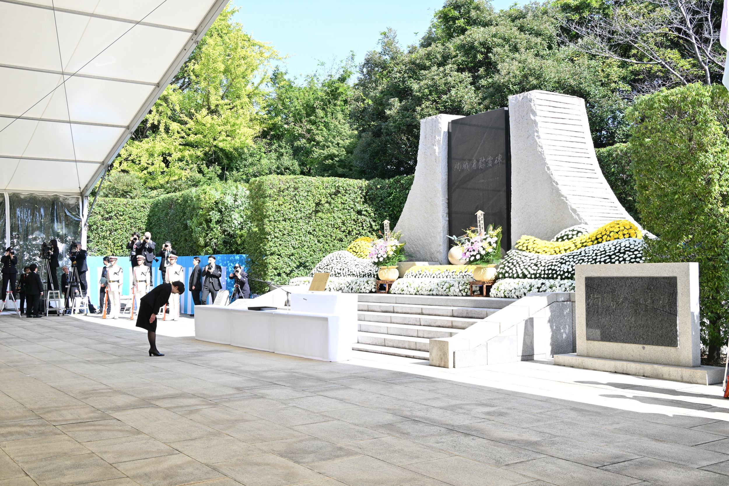令和８年度自衛隊殉職隊員追悼式に参列する高市総理３（防衛省提供）