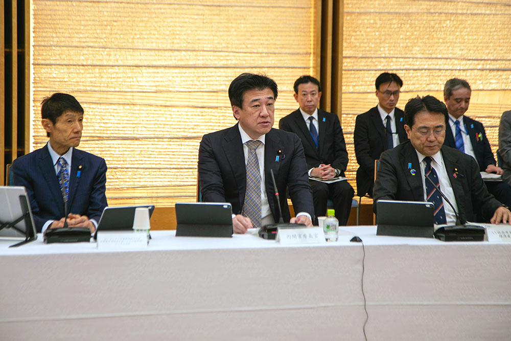 会議に臨む木原官房長官１