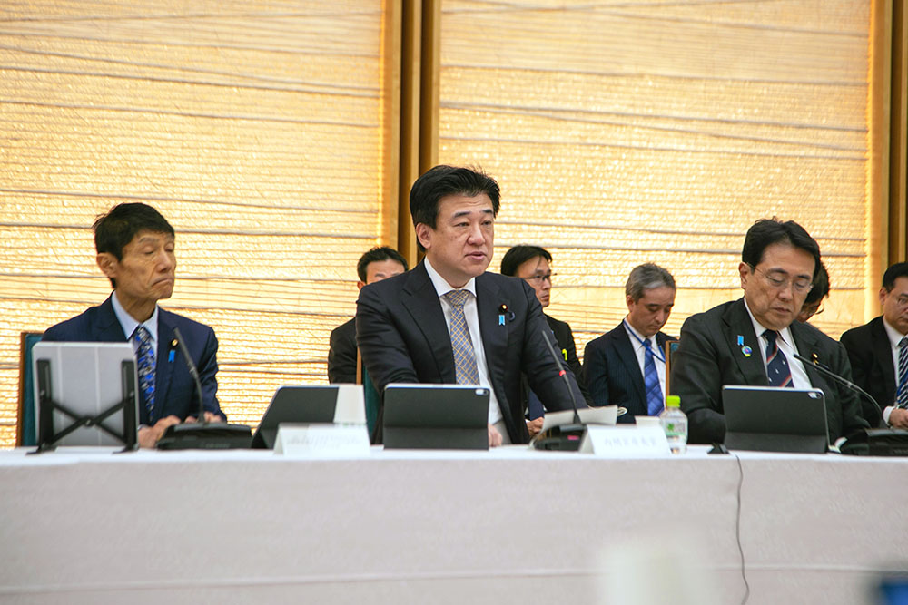 会議に臨む木原官房長官１１
