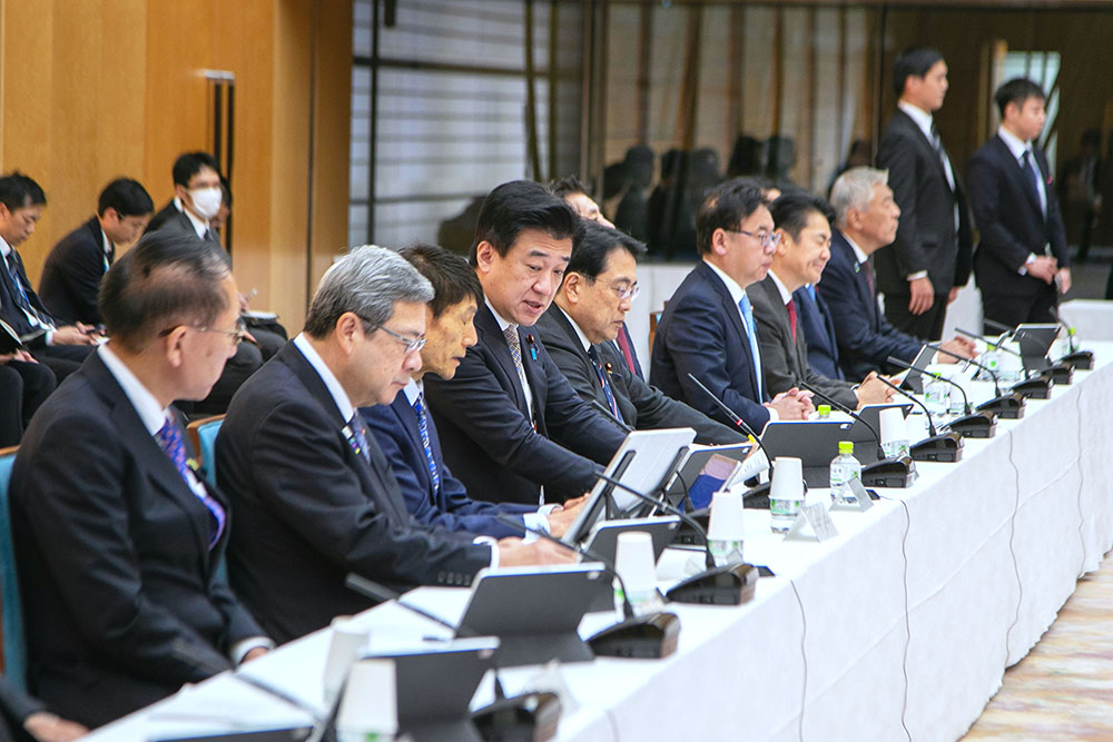 会議に臨む木原官房長官７