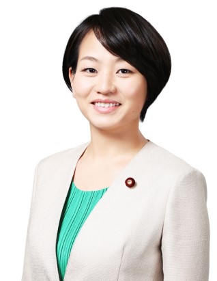 顔写真：鈴木貴子