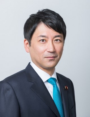 顔写真：古賀篤