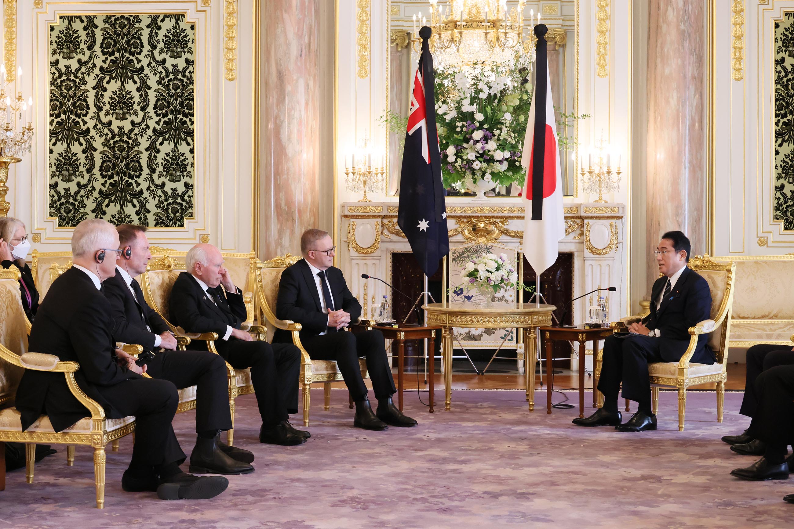 アルバニージー豪首相、ハワード豪元首相、アボット豪元首相、ターンブル豪元首相と会談する岸田総理２