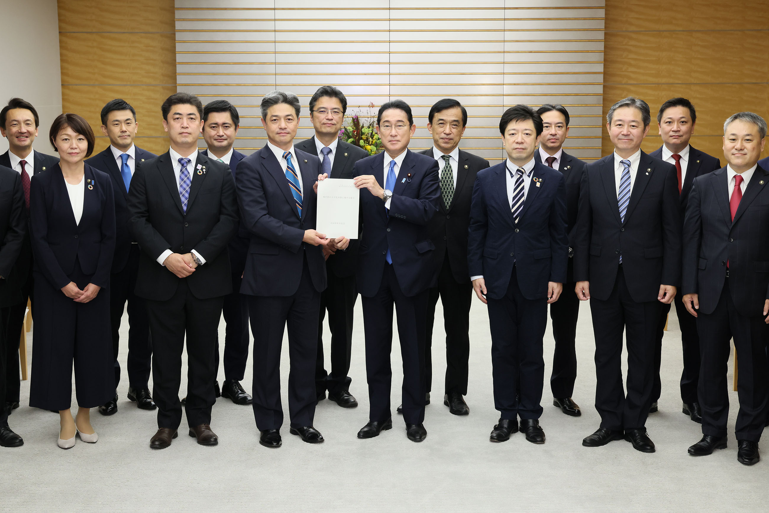 表敬を受ける岸田総理３