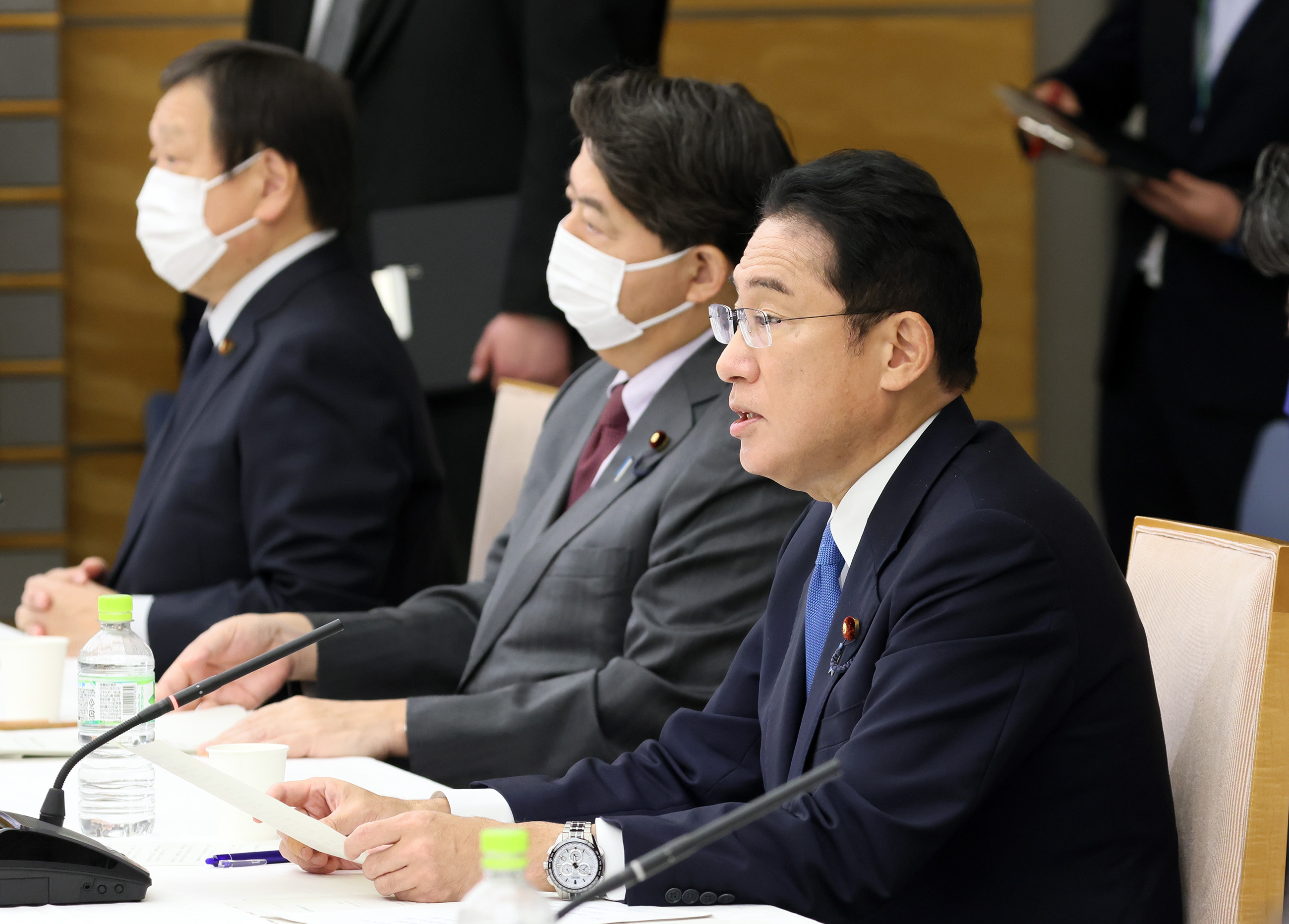 会議のまとめを行う岸田総理２