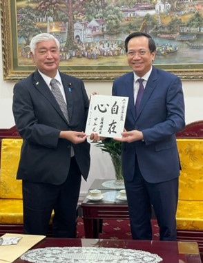 ズン労働・傷病兵・社会問題大臣