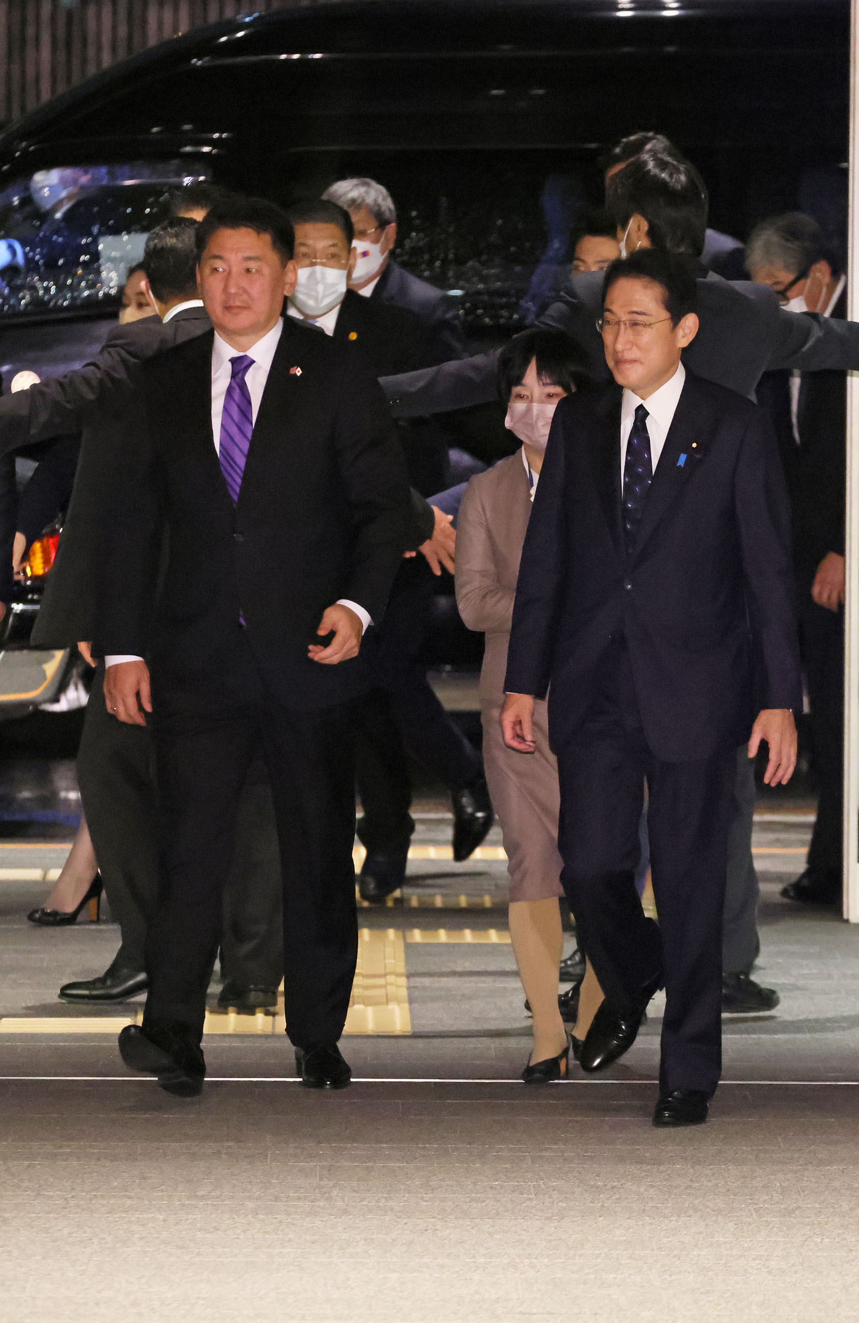 オフナー・フレルスフ・モンゴル大統領を出迎える岸田総理