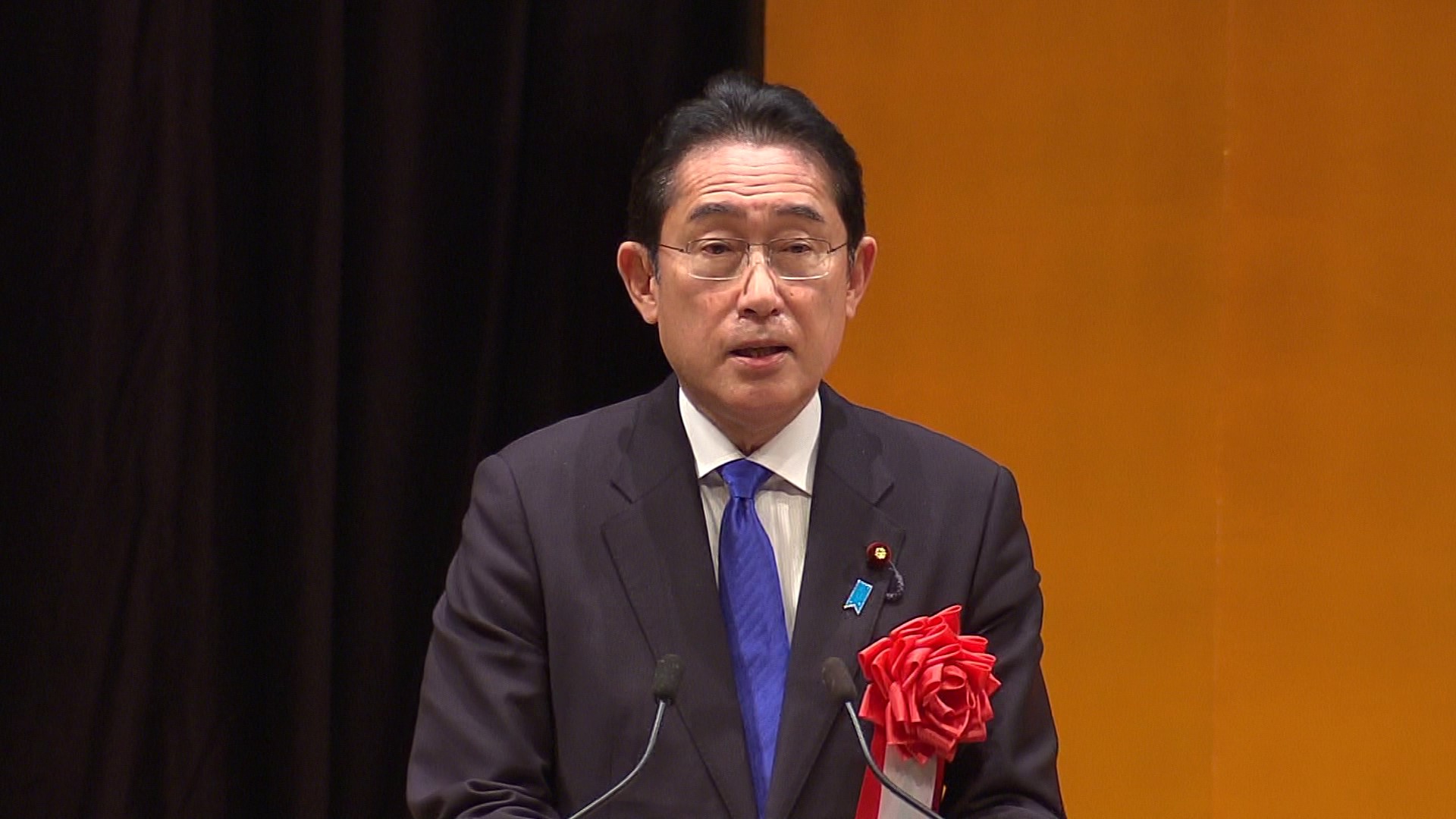 挨拶する岸田総理１