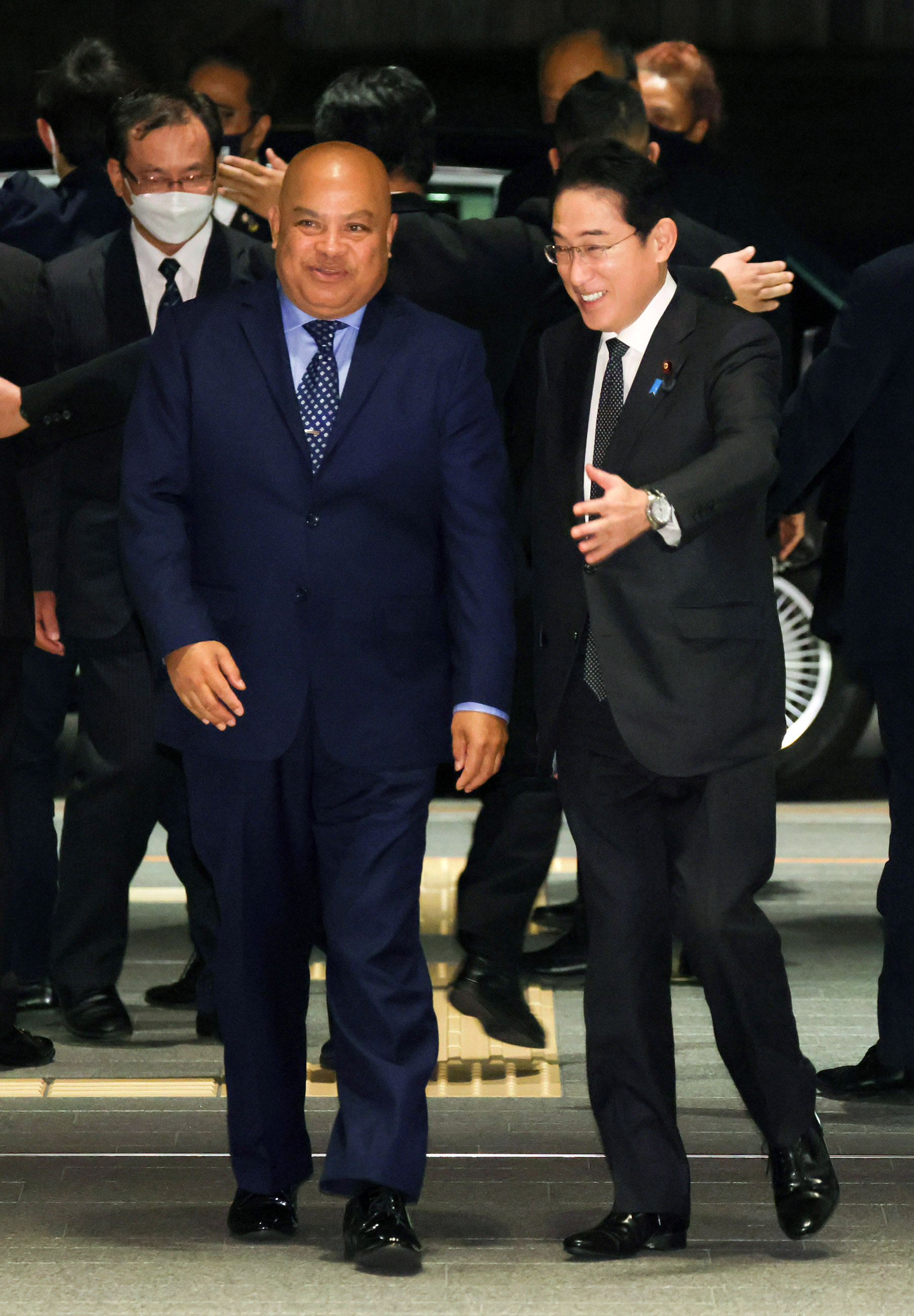パニュエロ・ミクロネシア大統領を出迎える岸田総理