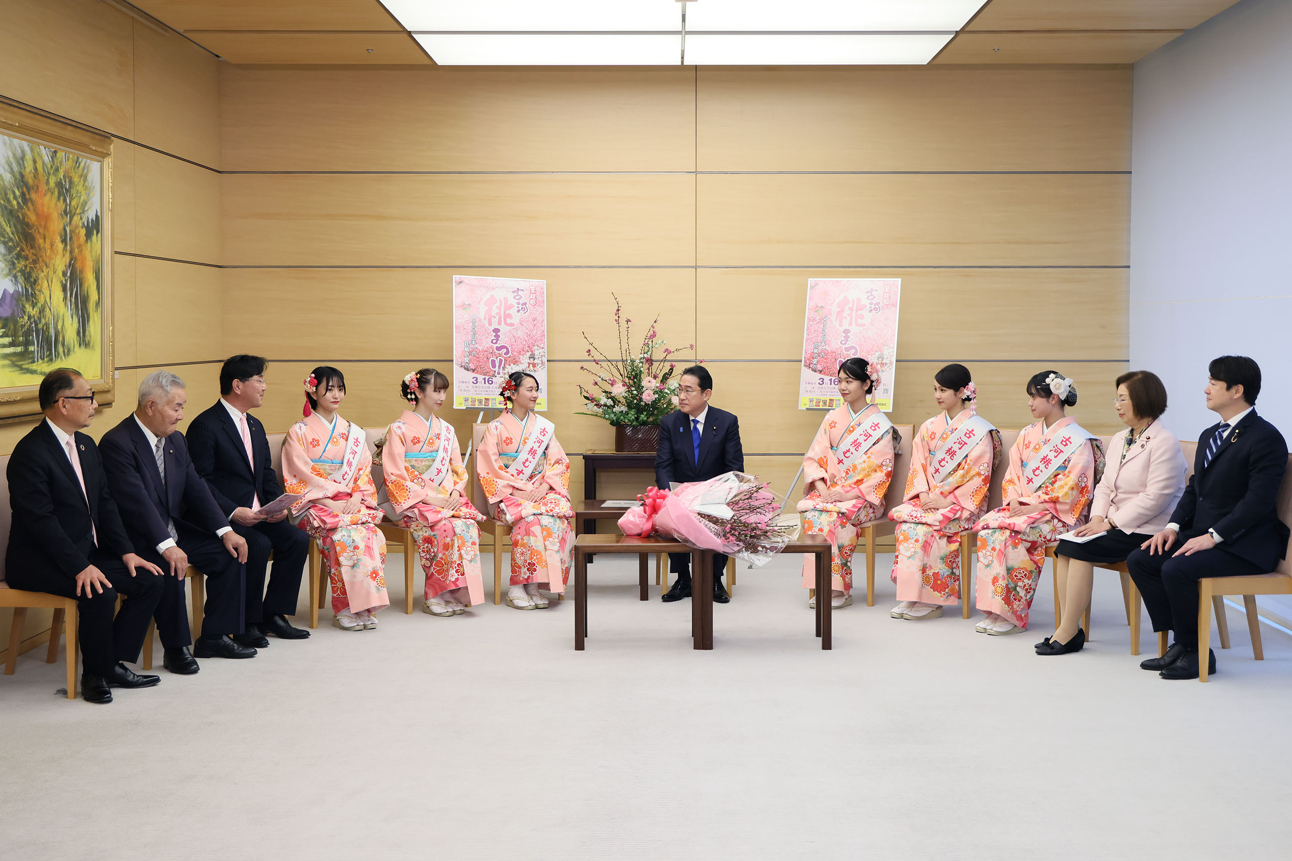 表敬を受ける岸田総理３