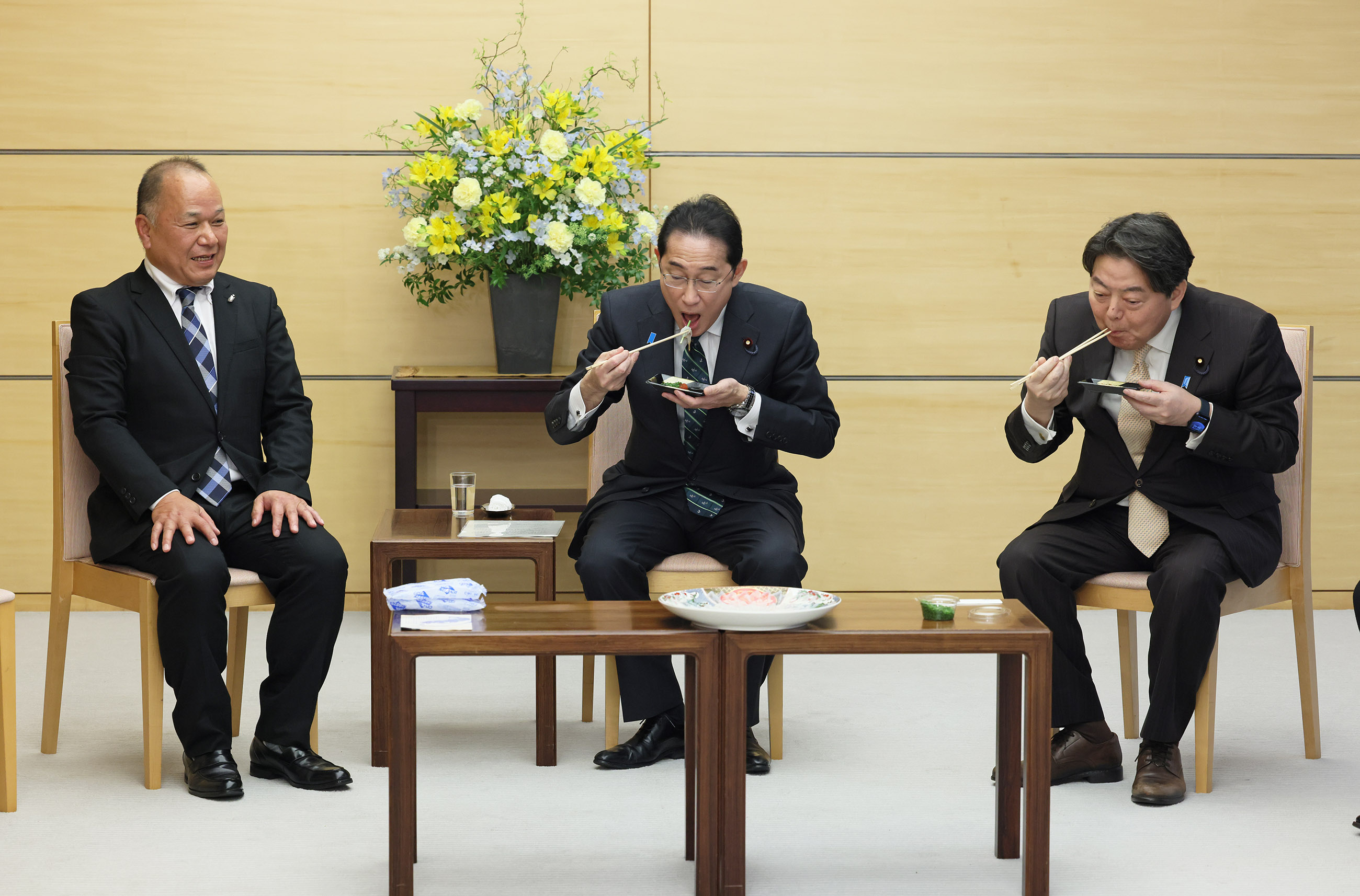 表敬を受ける岸田総理４