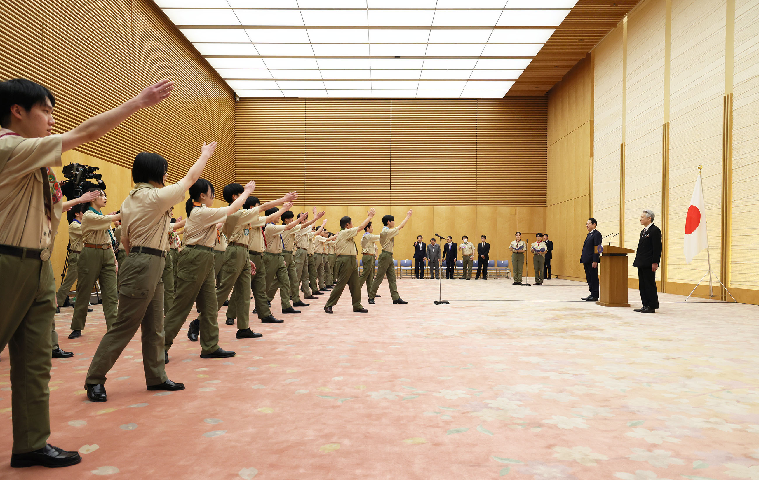 表敬を受ける岸田総理４