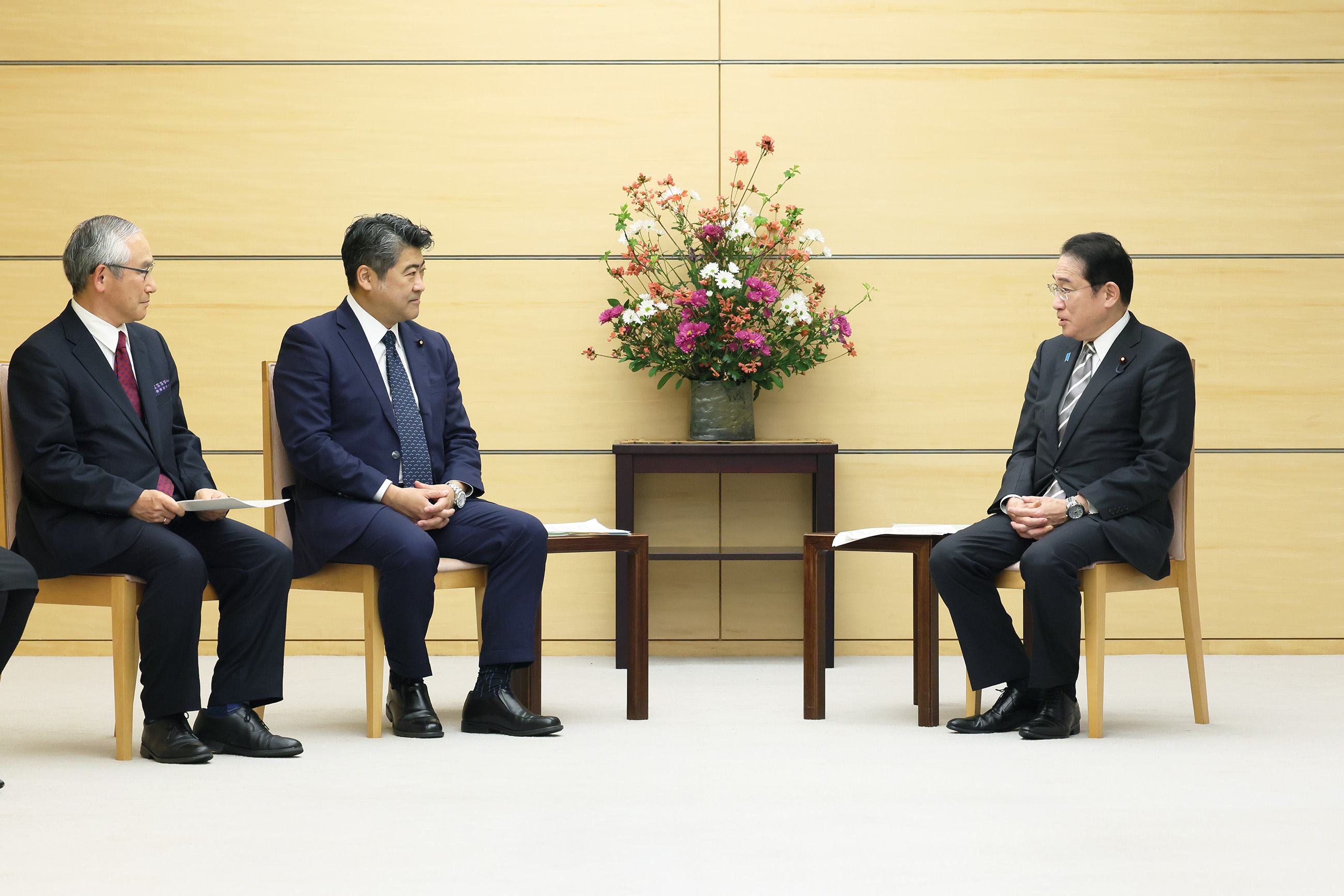 表敬を受ける岸田総理３