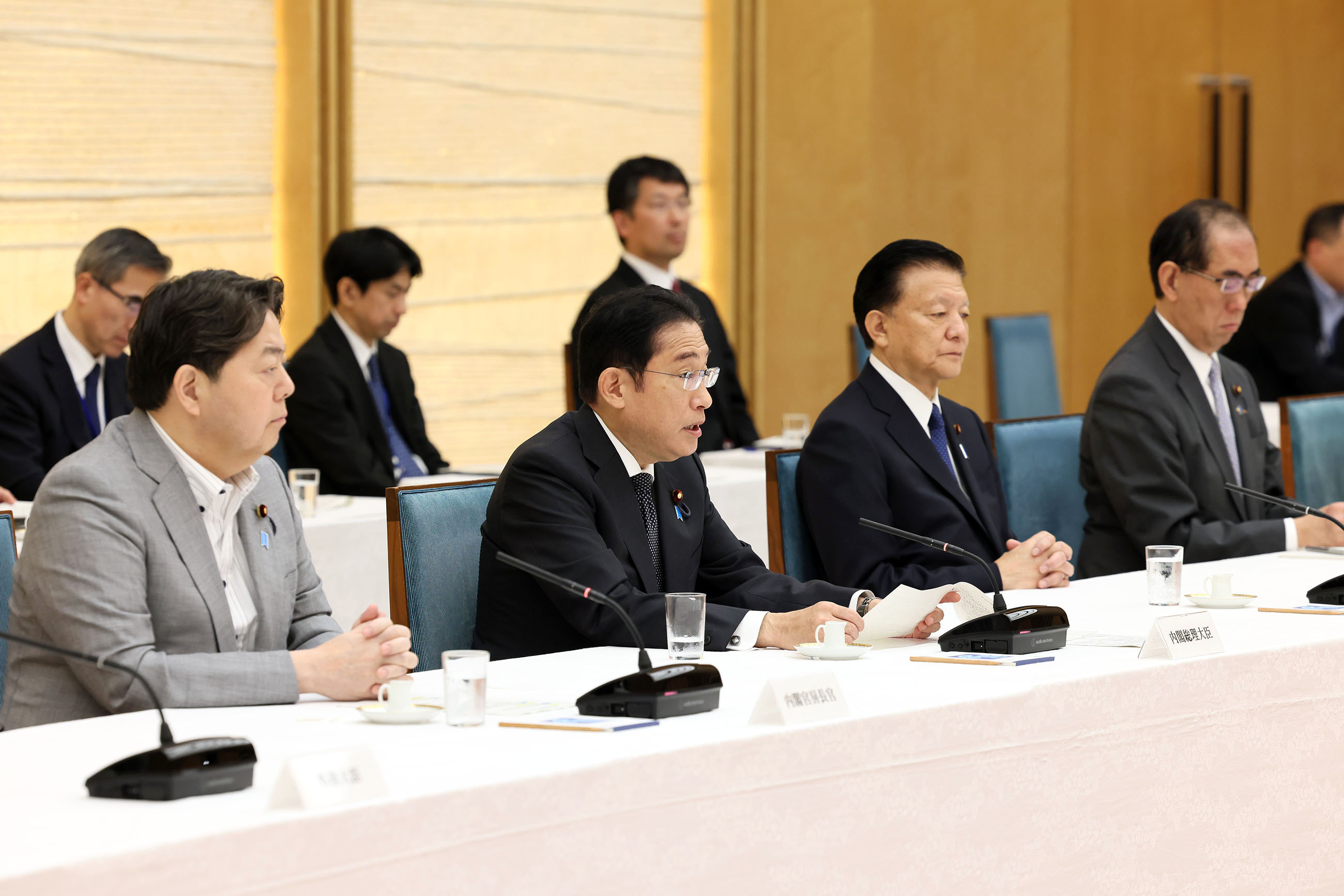 挨拶する岸田総理２