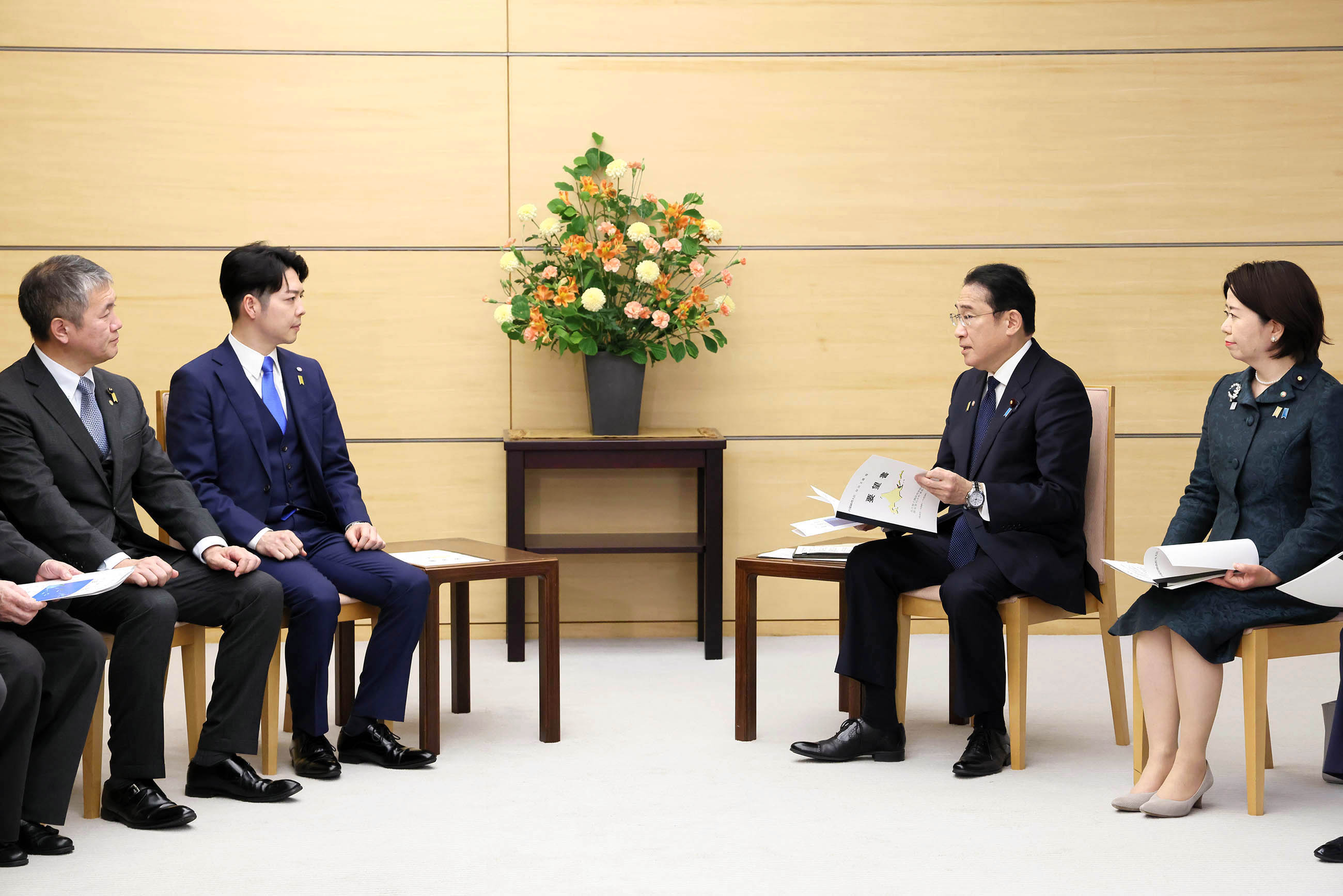 発言する岸田総理１