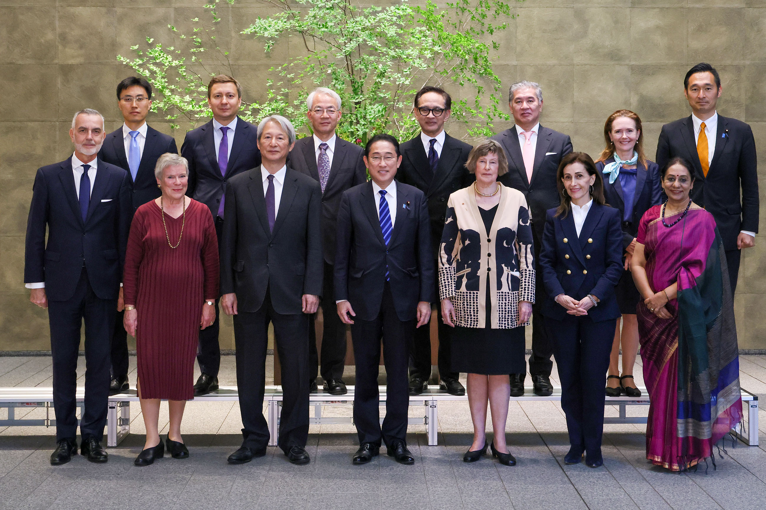 「核兵器のない世界」に向けた国際賢人会議賢人委員一行による表敬