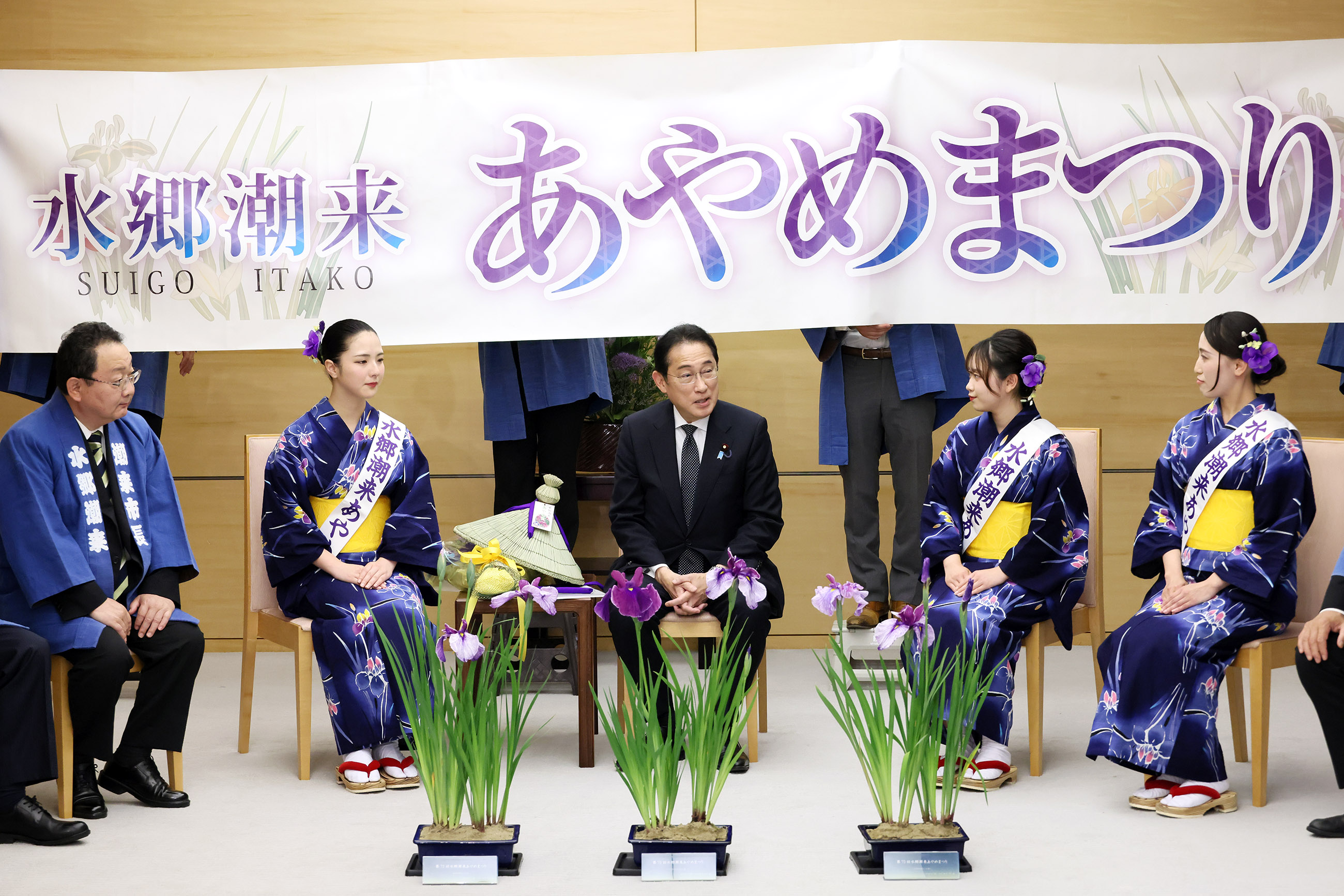 表敬を受ける岸田総理２