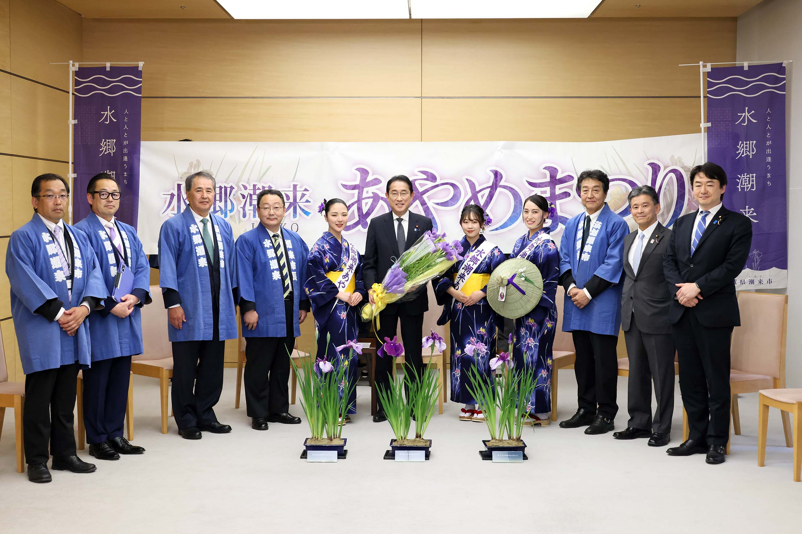 表敬を受ける岸田総理３