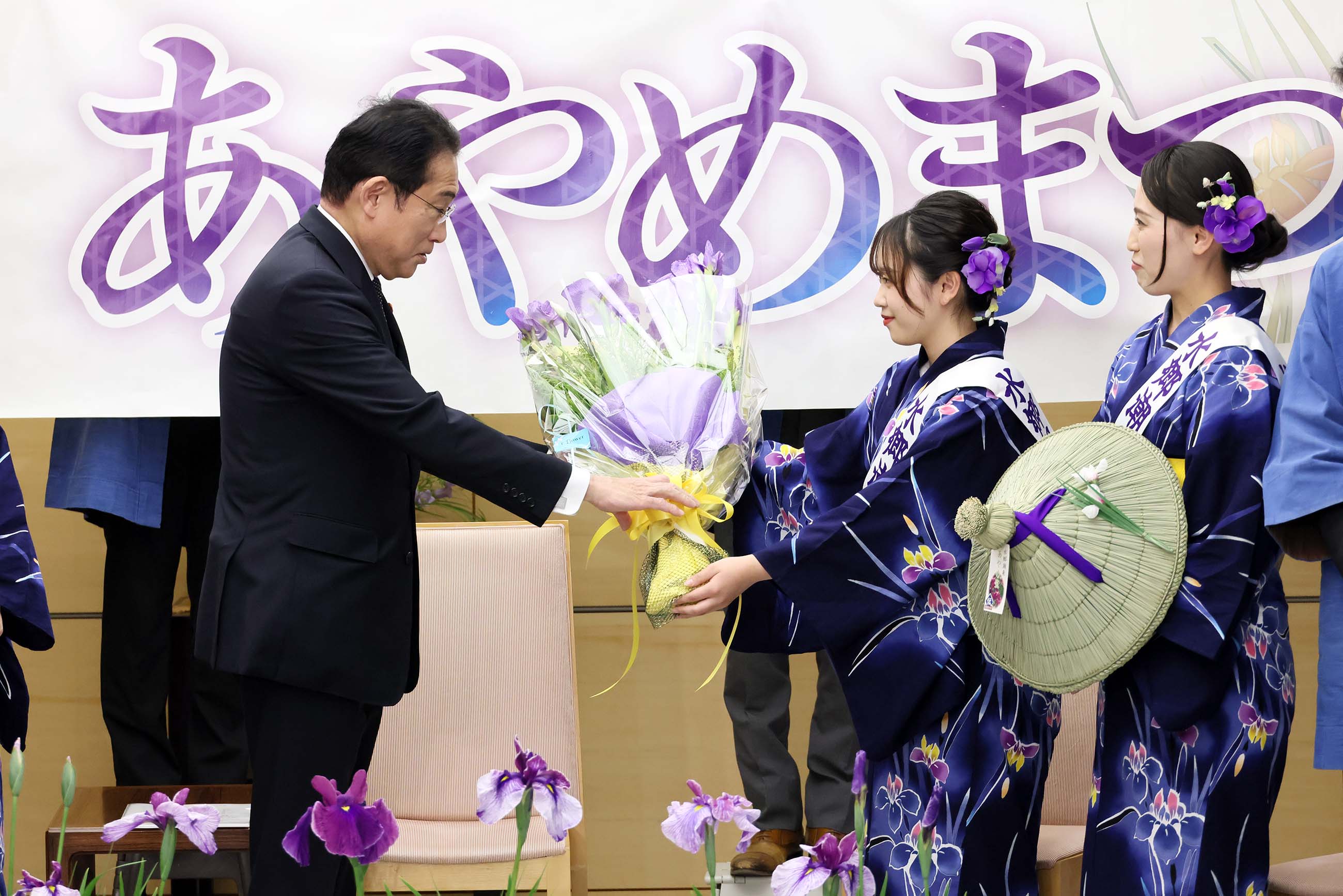 表敬を受ける岸田総理４