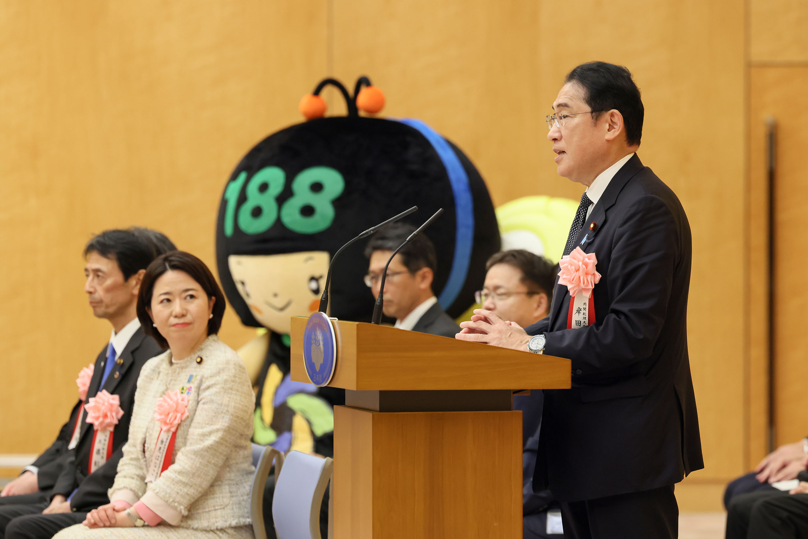 祝辞を述べる岸田総理１