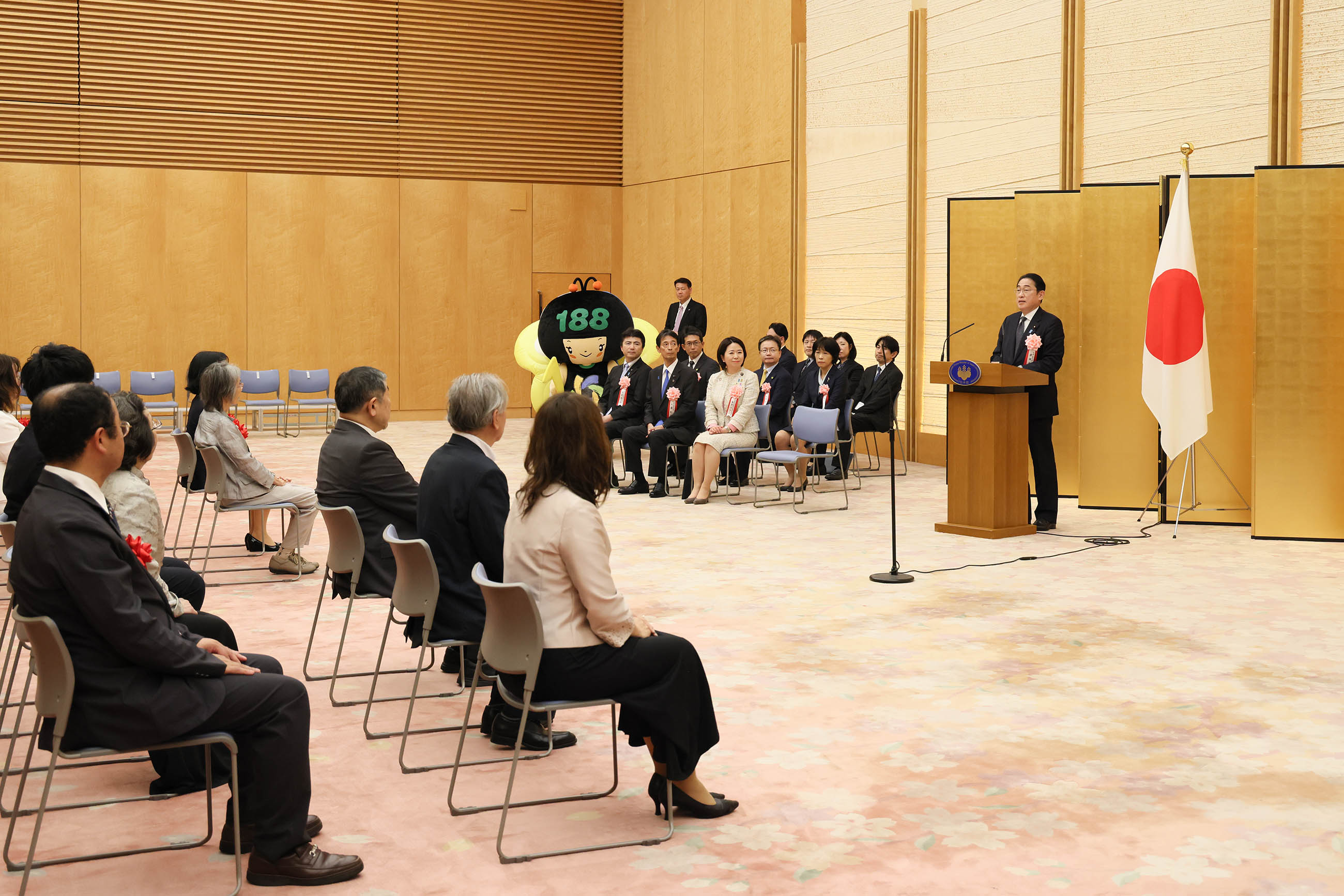 祝辞を述べる岸田総理２