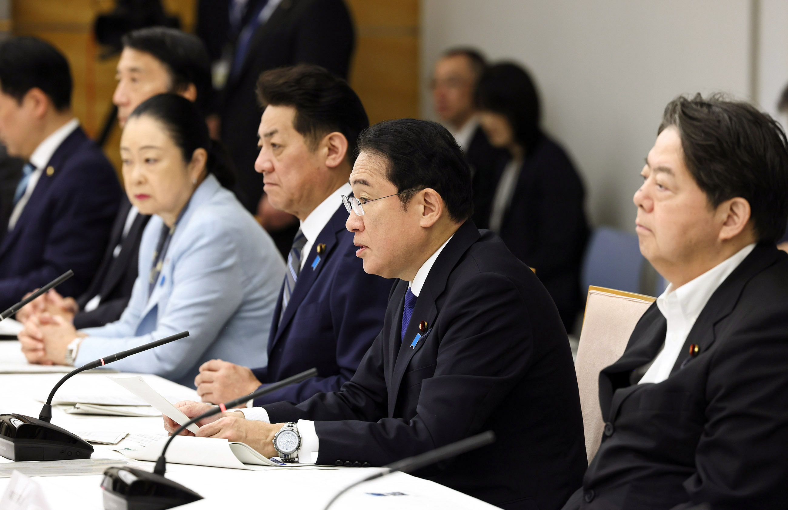 発言する岸田総理２