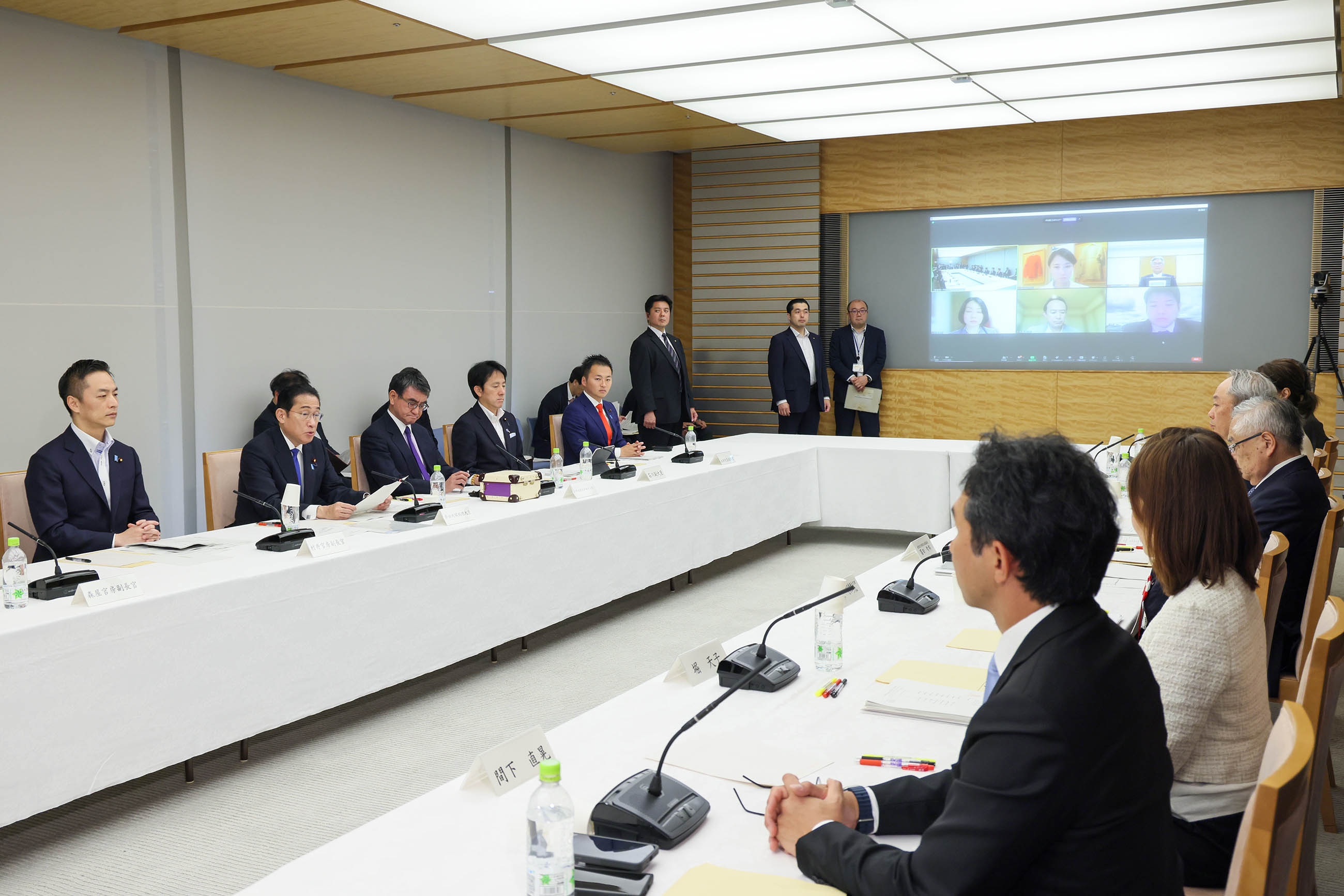 会議のまとめを行う岸田総理５
