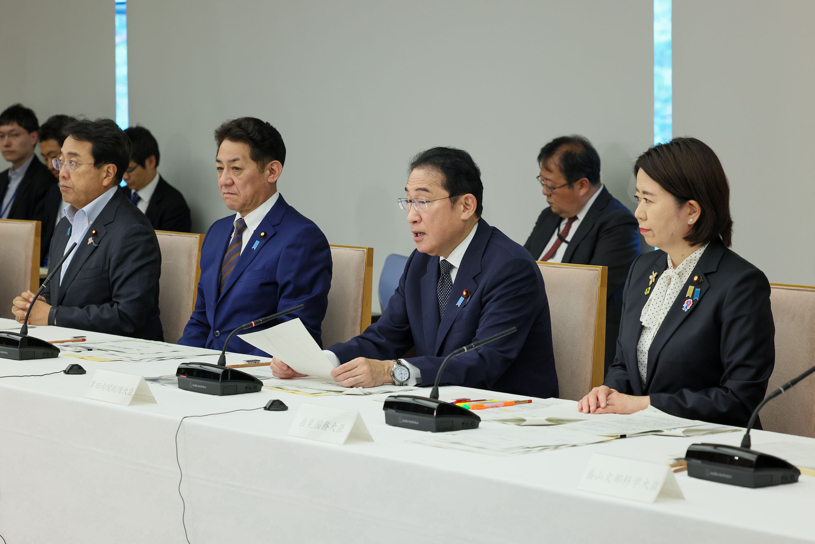 会議のまとめを行う岸田総理４
