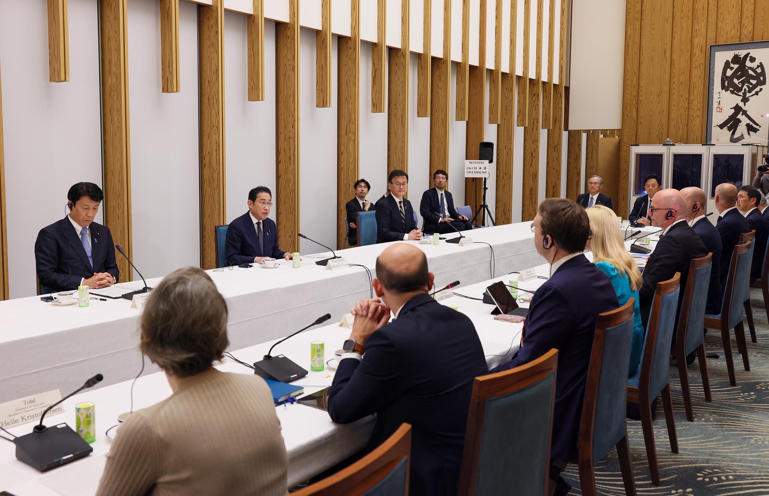 発言する岸田総理４