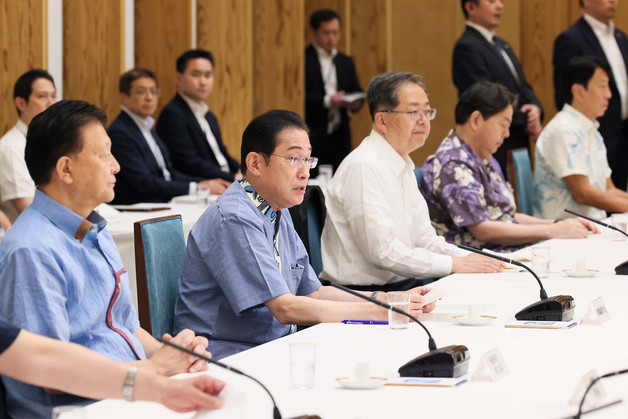 挨拶する岸田総理１