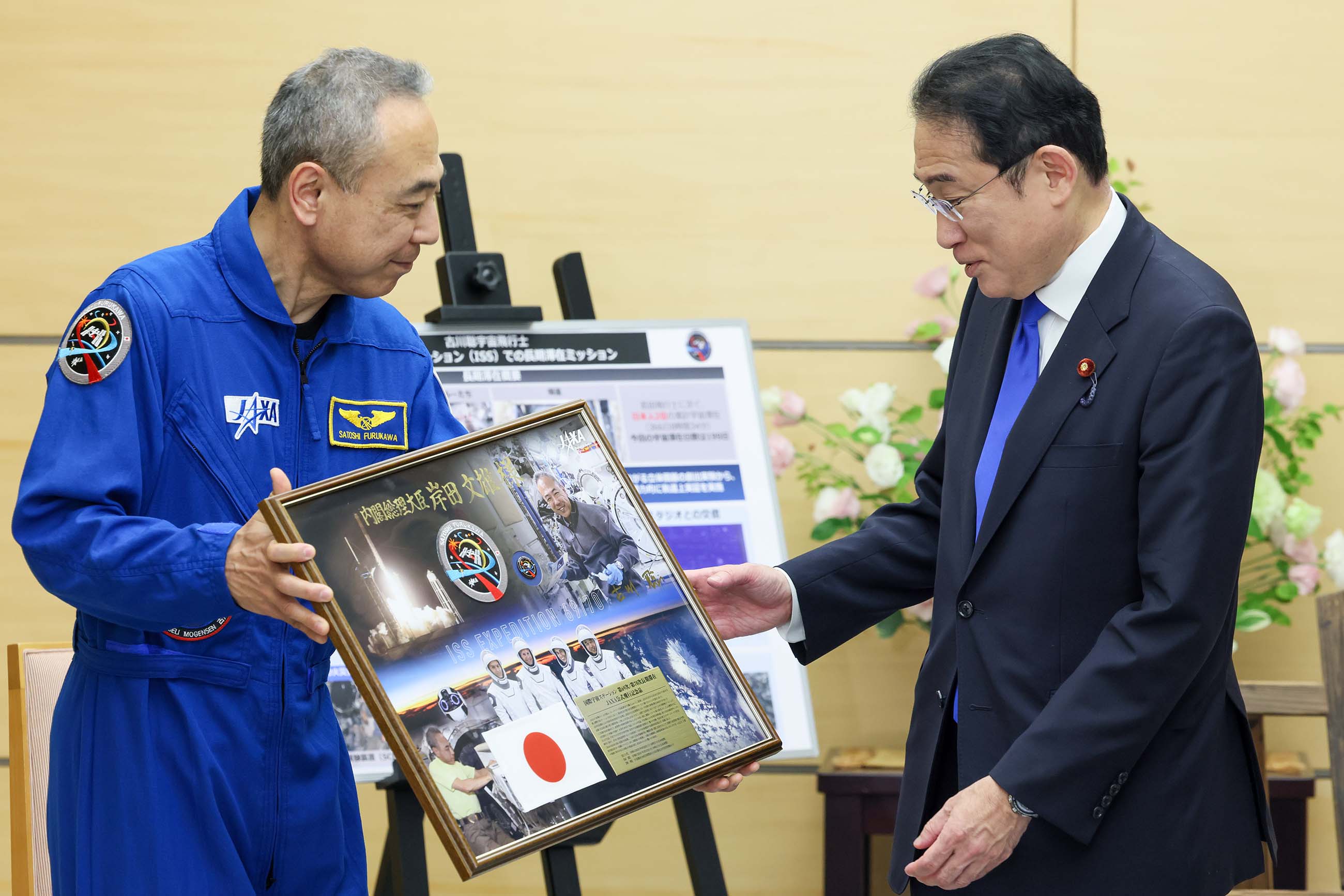 表敬を受ける岸田総理３