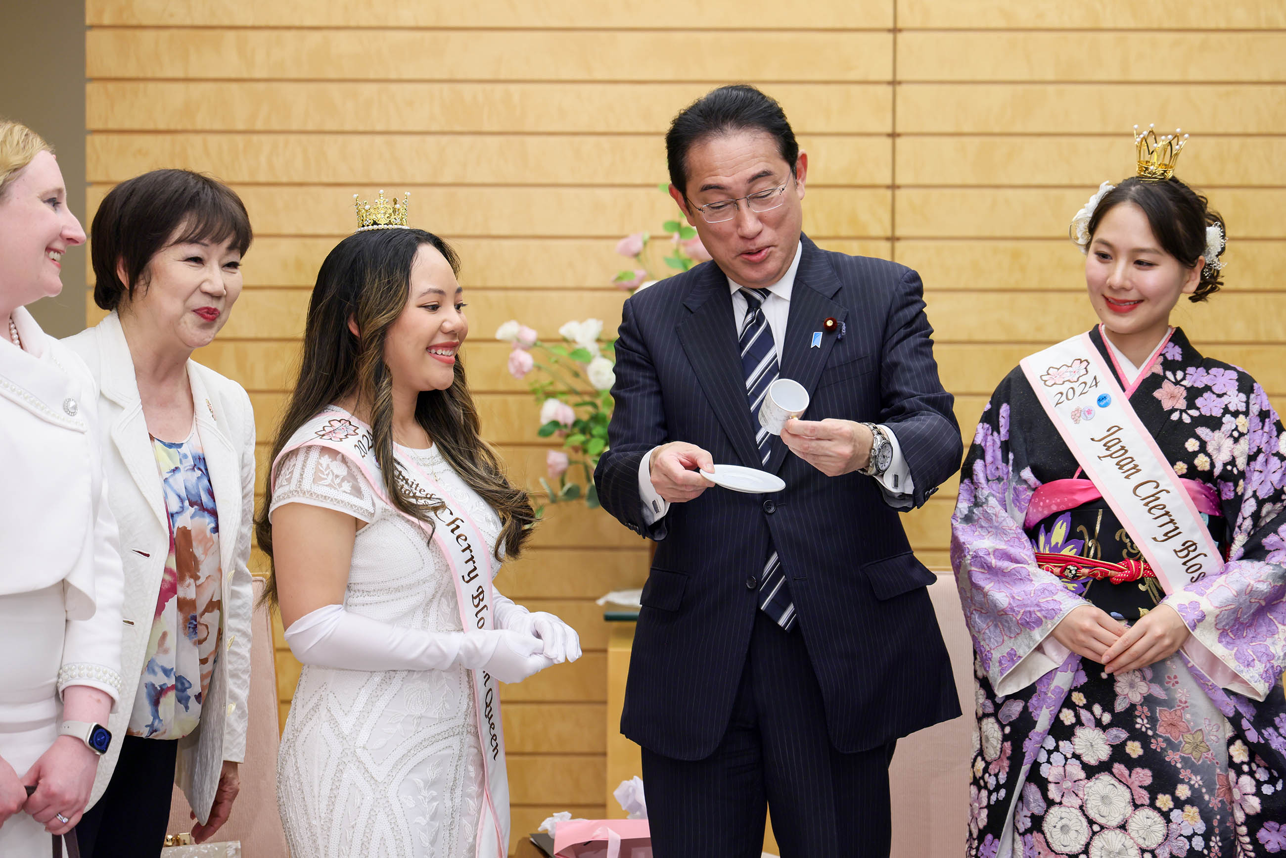 表敬を受ける岸田総理５