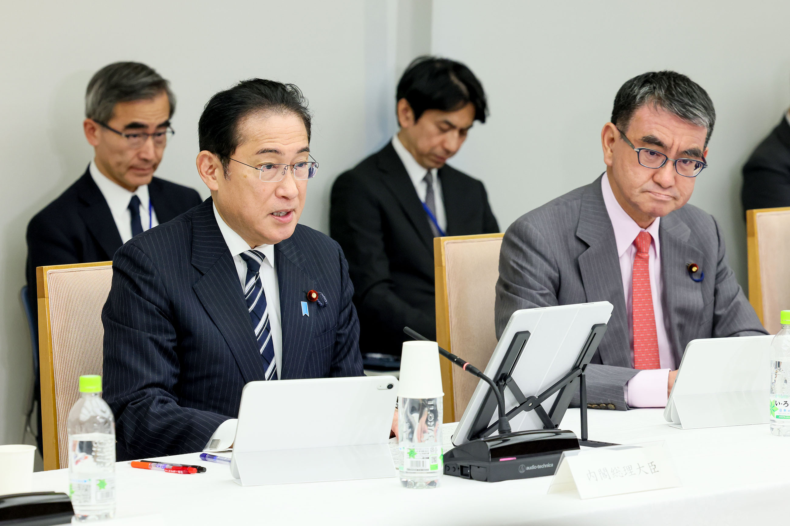 会議のまとめを行う岸田総理１
