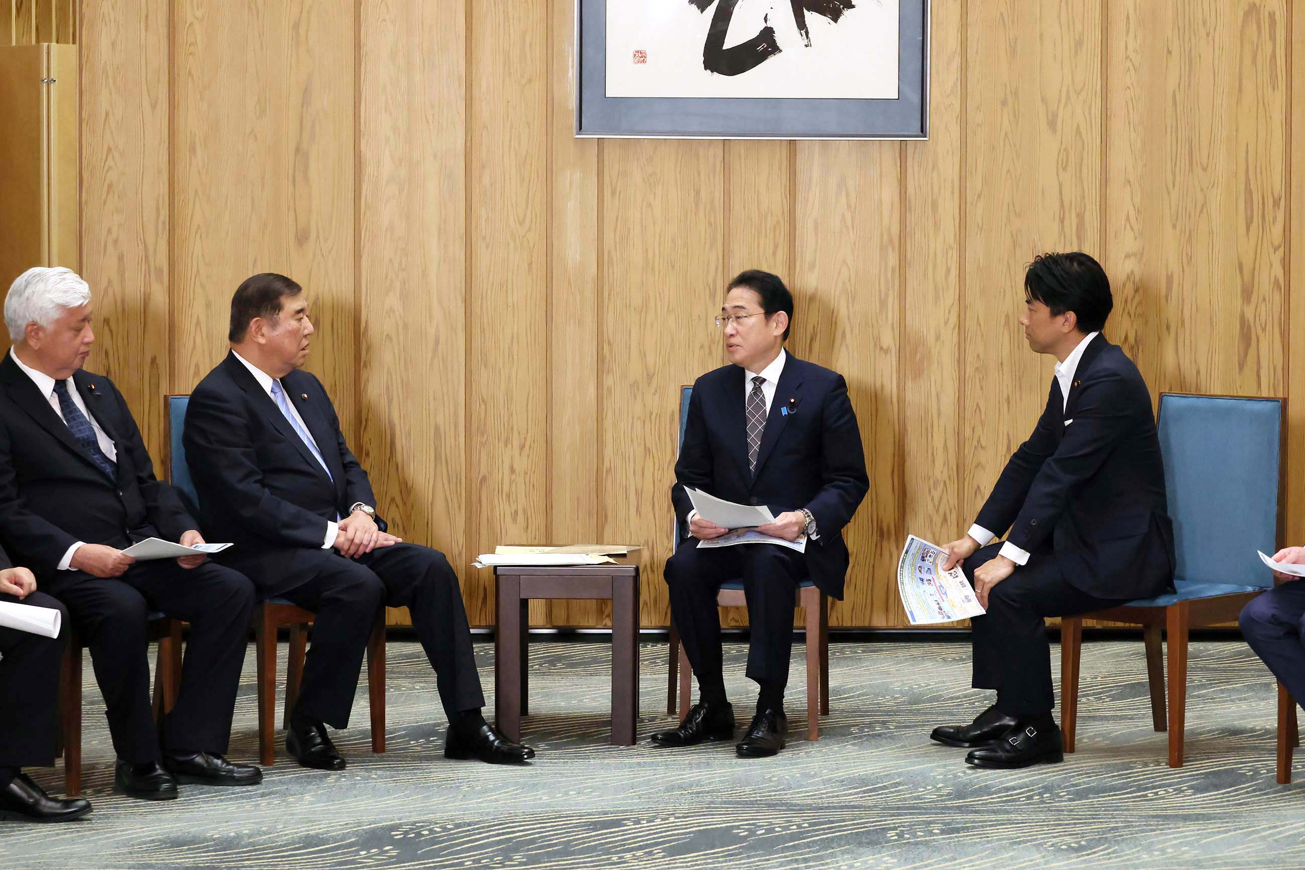 申入れを受ける岸田総理３