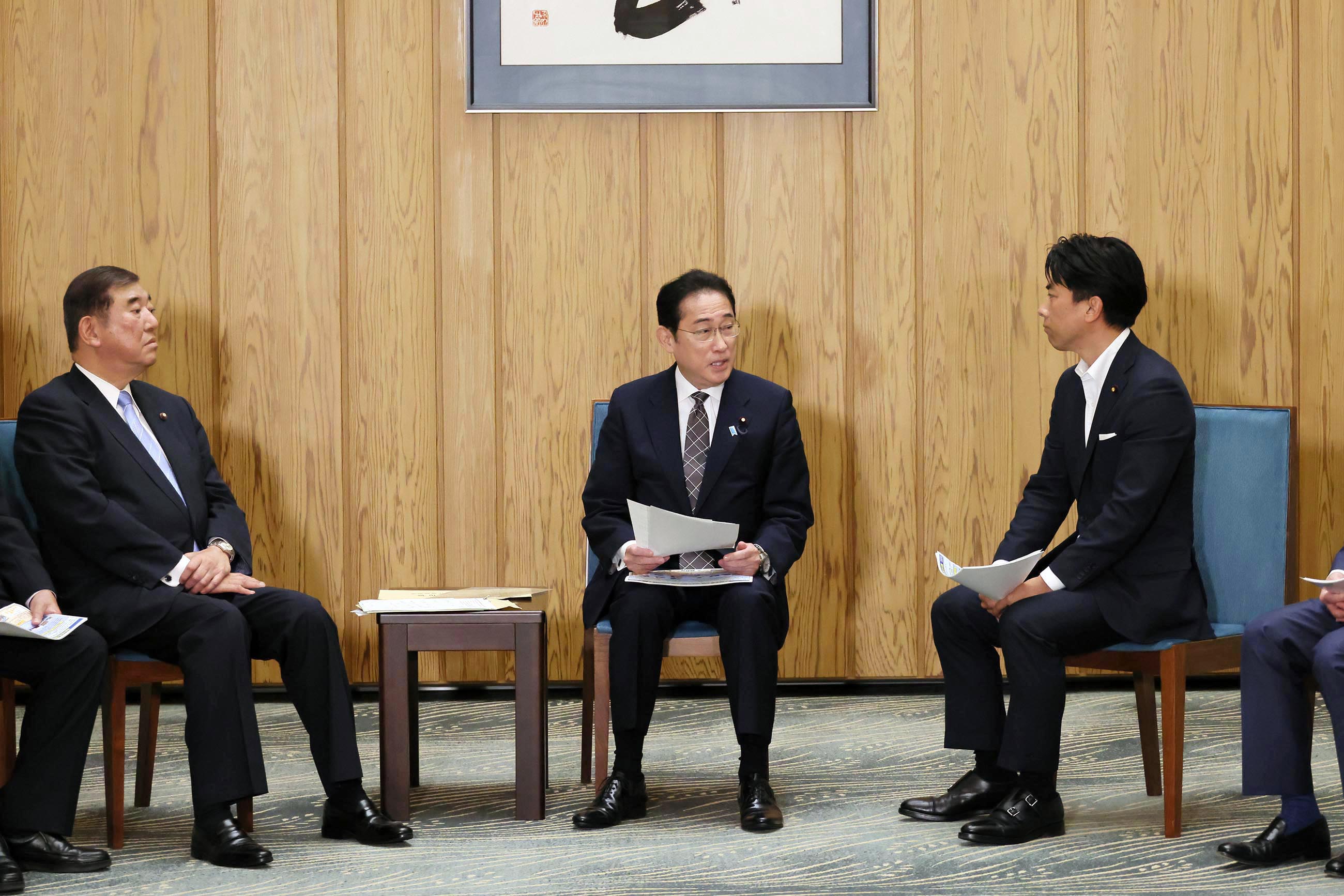 申入れを受ける岸田総理４