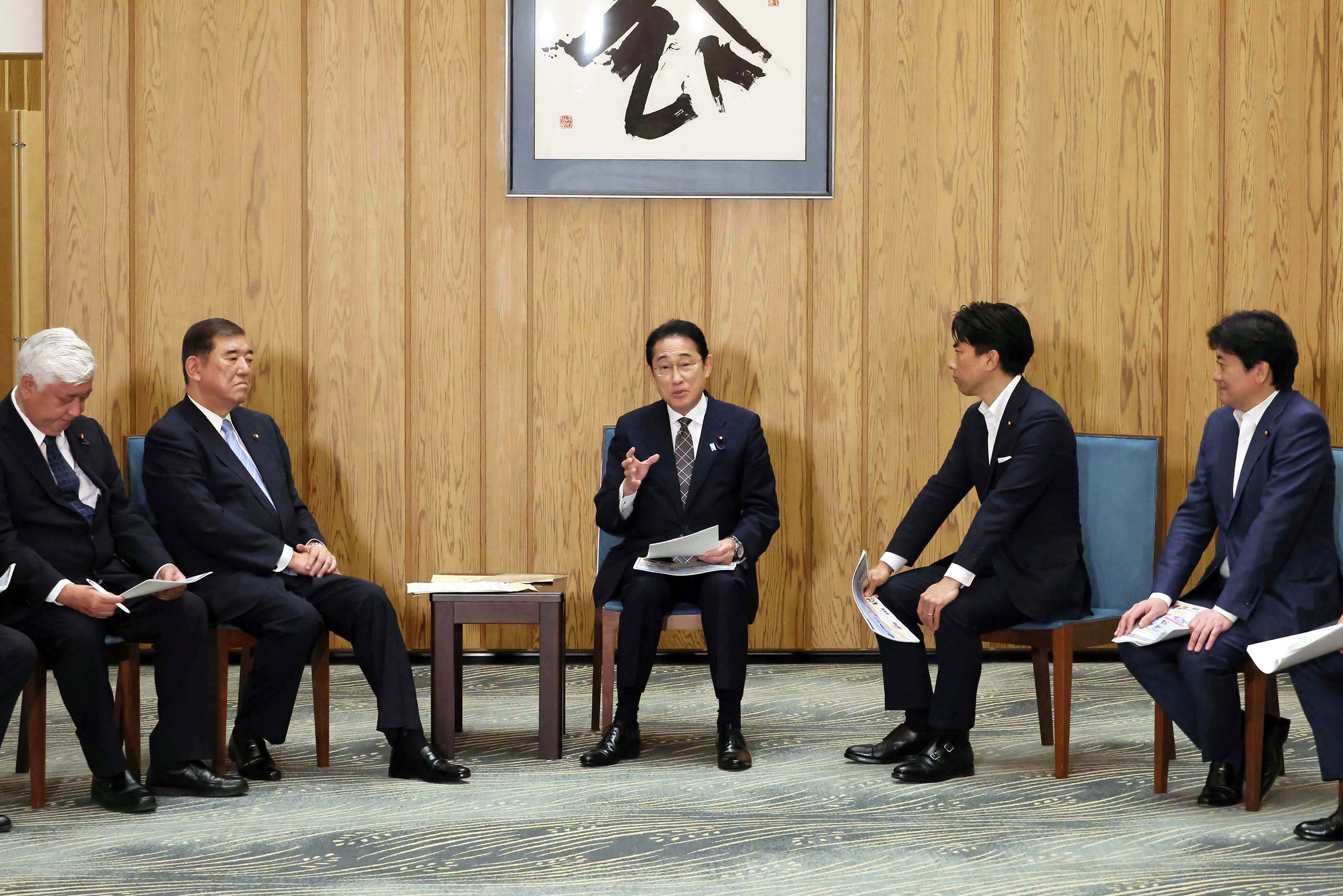 申入れを受ける岸田総理６