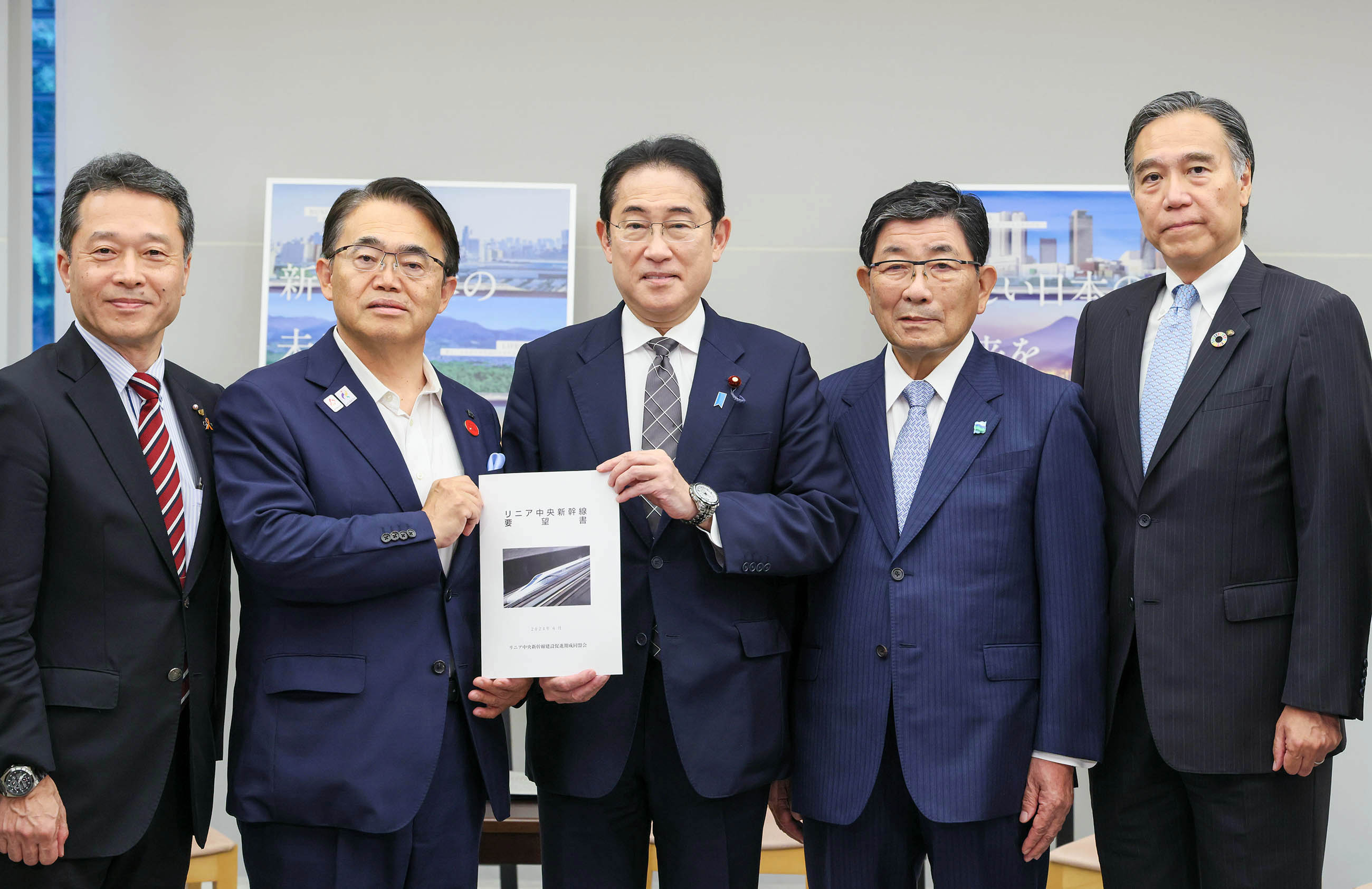 表敬を受ける岸田総理３