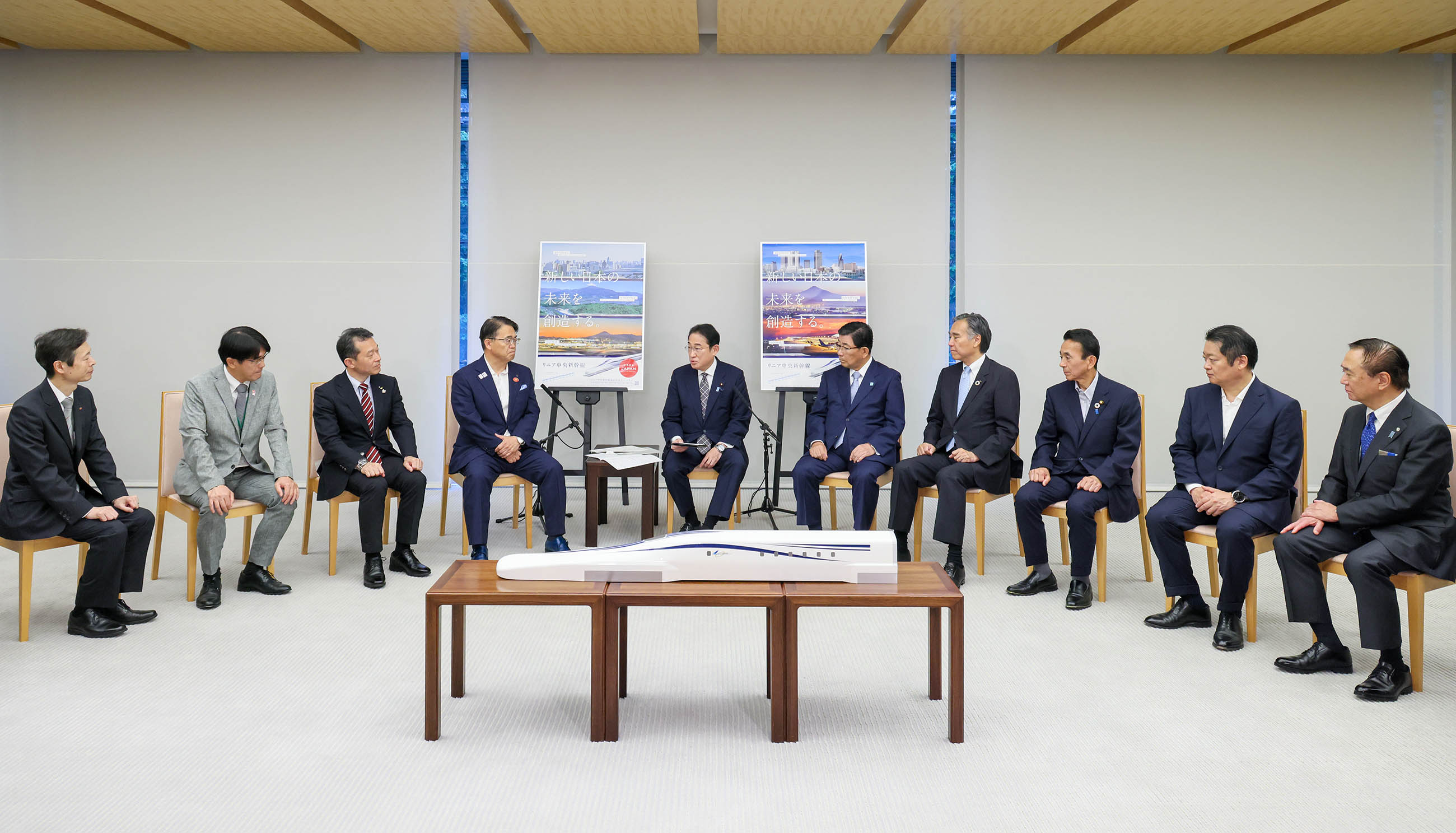 表敬を受ける岸田総理５