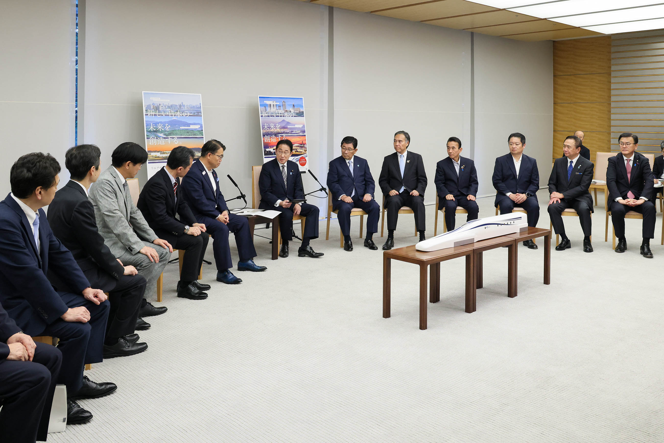 表敬を受ける岸田総理８