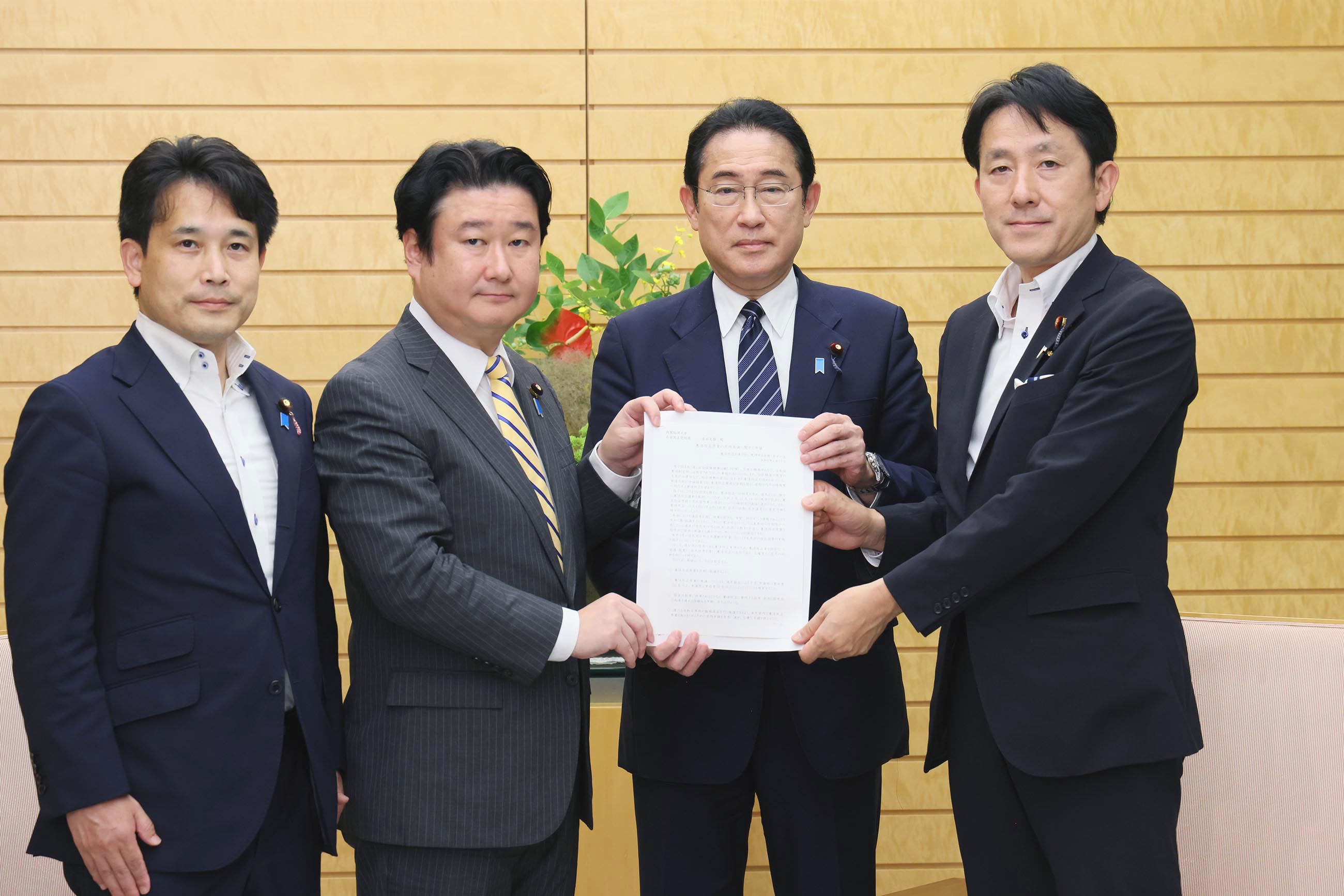 申入れを受ける岸田総理１