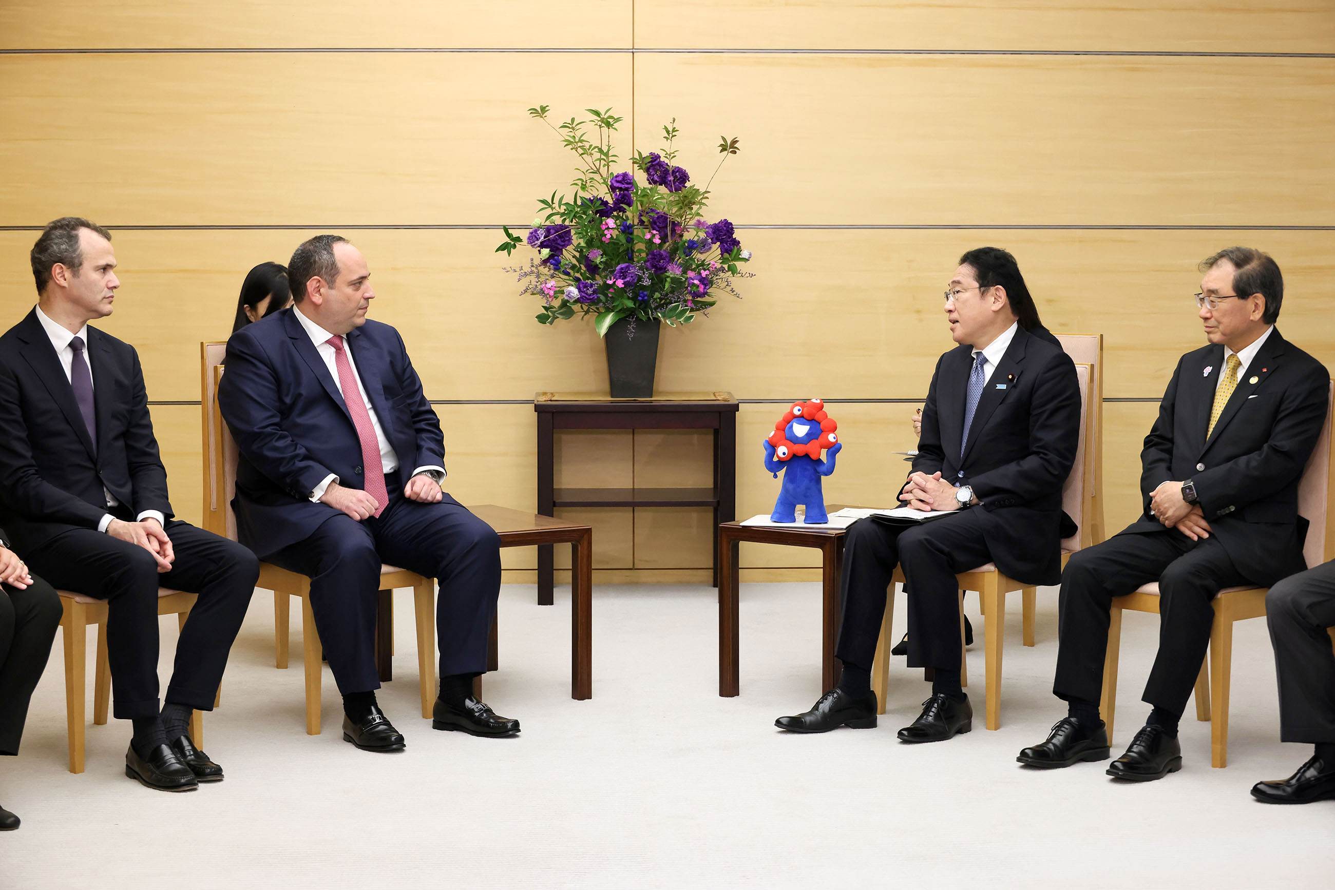 表敬を受ける岸田総理３