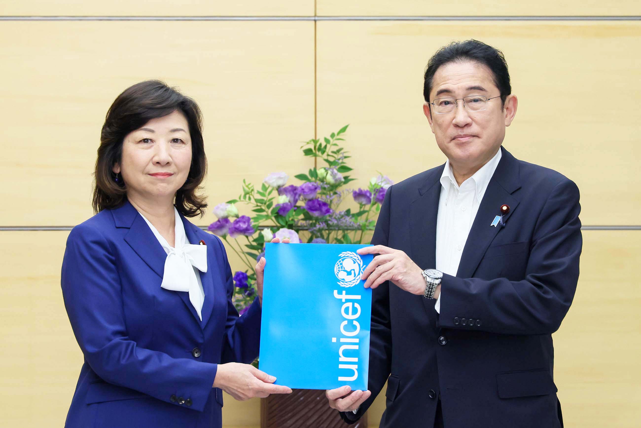 表敬を受ける岸田総理２